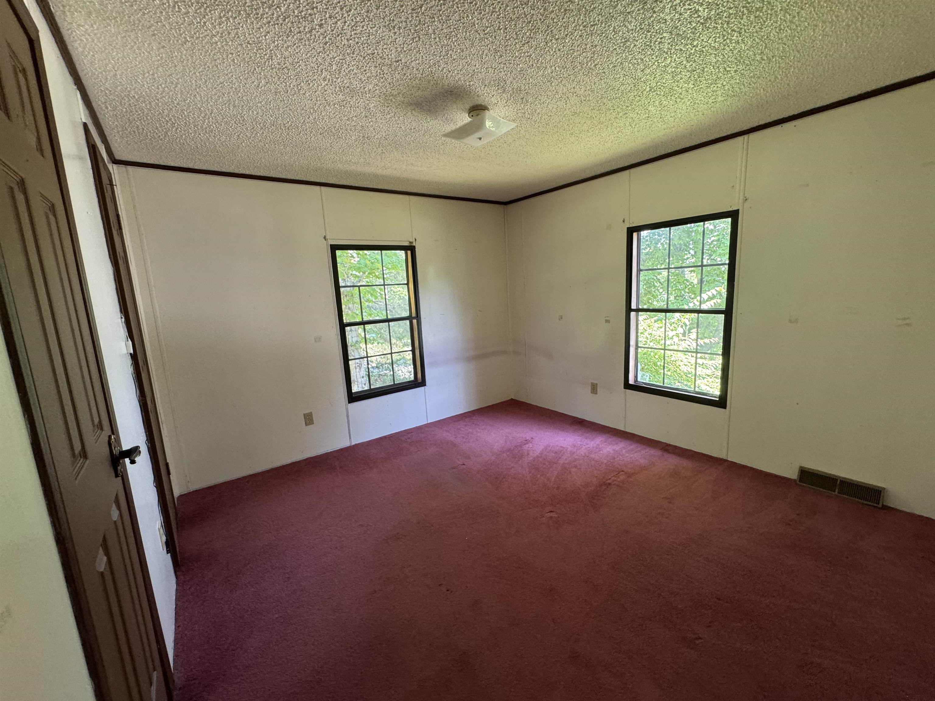 5 Camelot Drive Property Photo 27