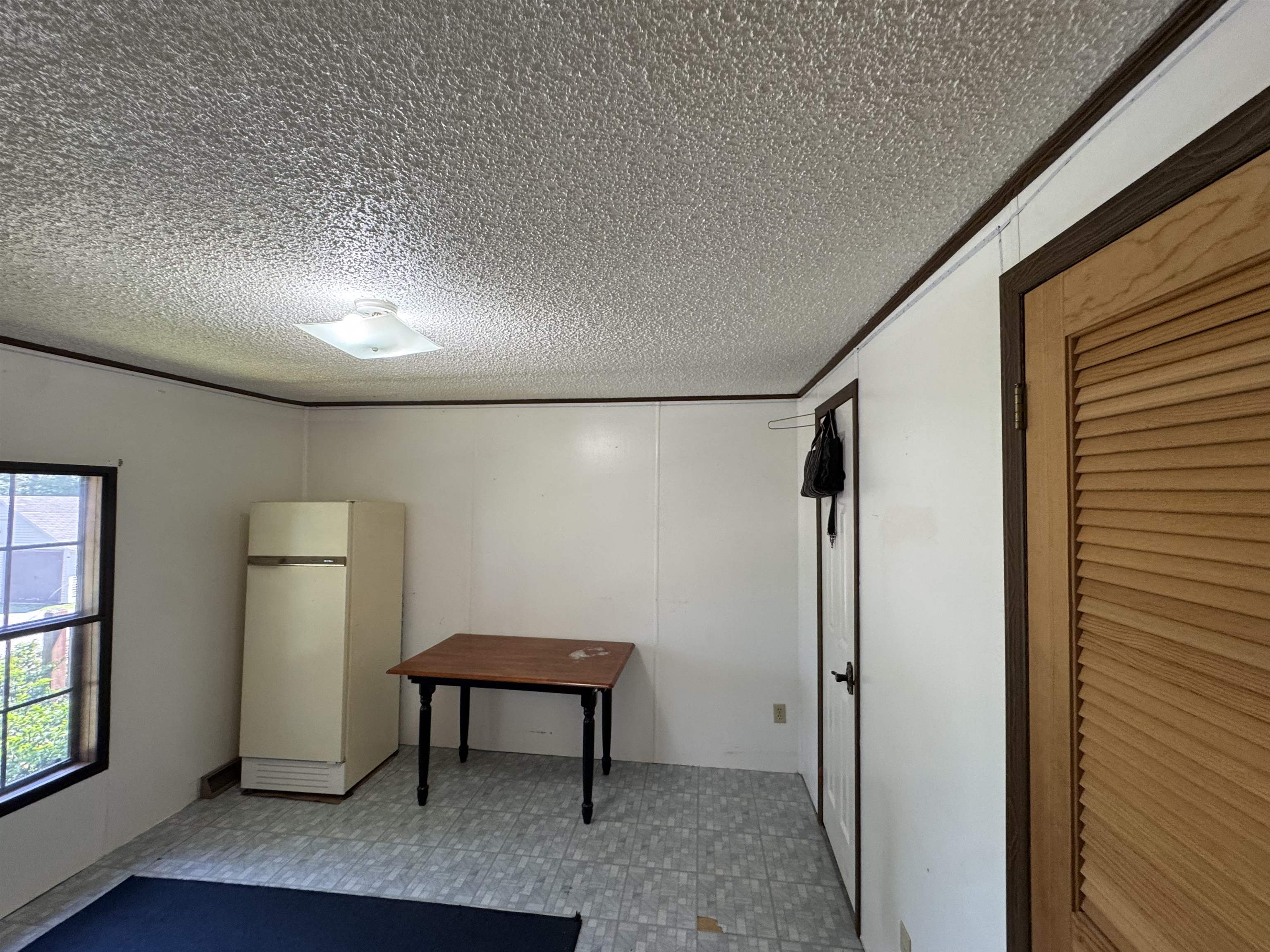 5 Camelot Drive Property Photo 28