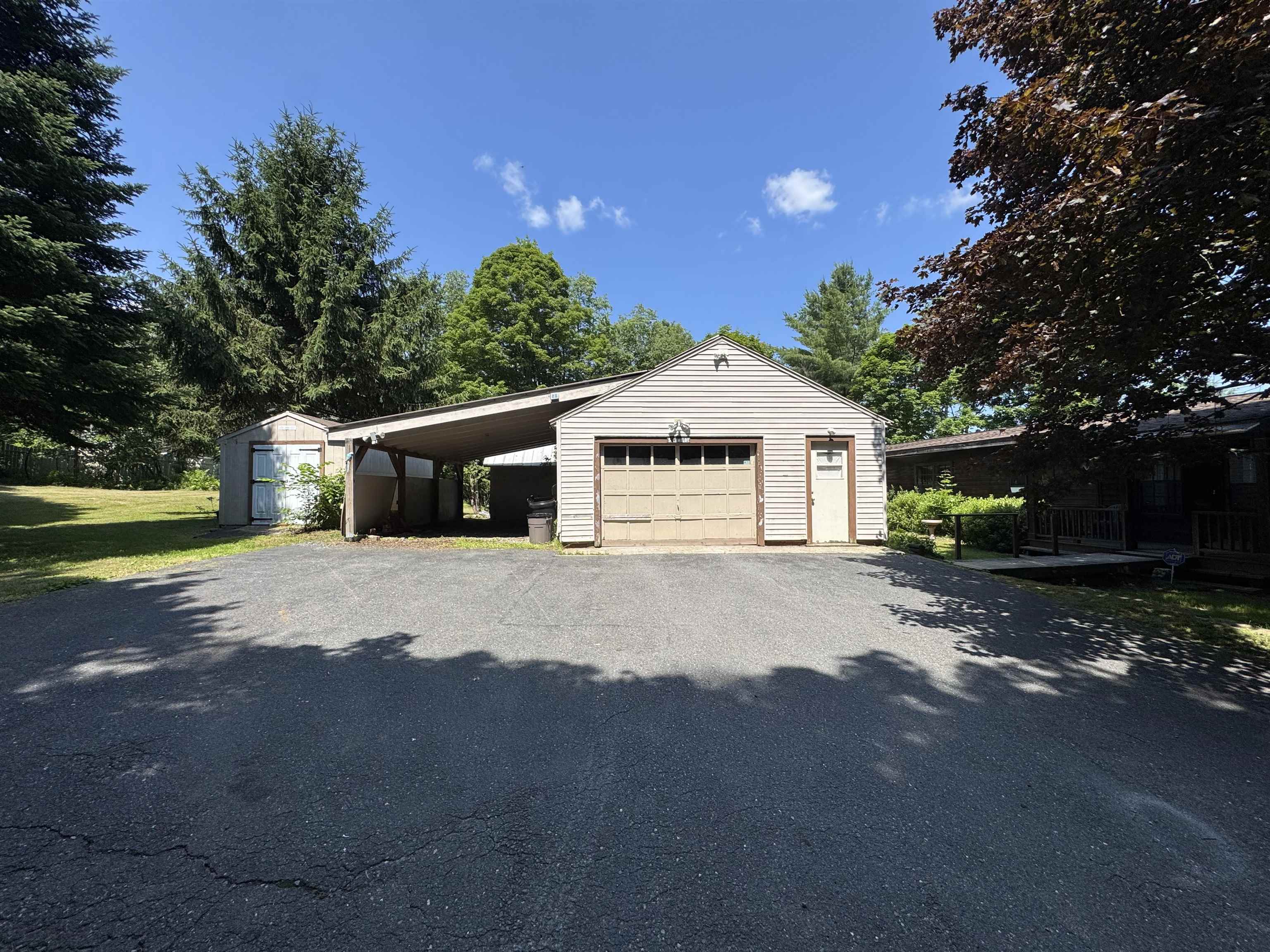 5 Camelot Drive Property Photo 32
