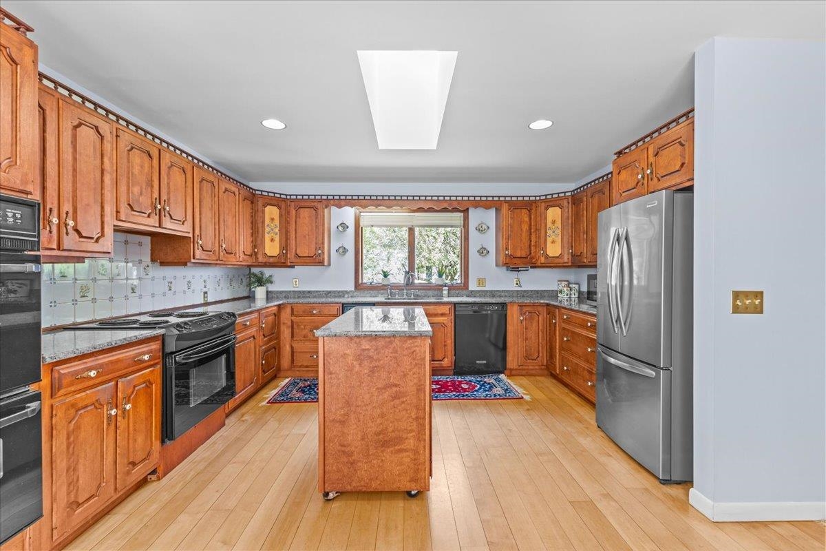 96 Sunset Street Property Photo 28