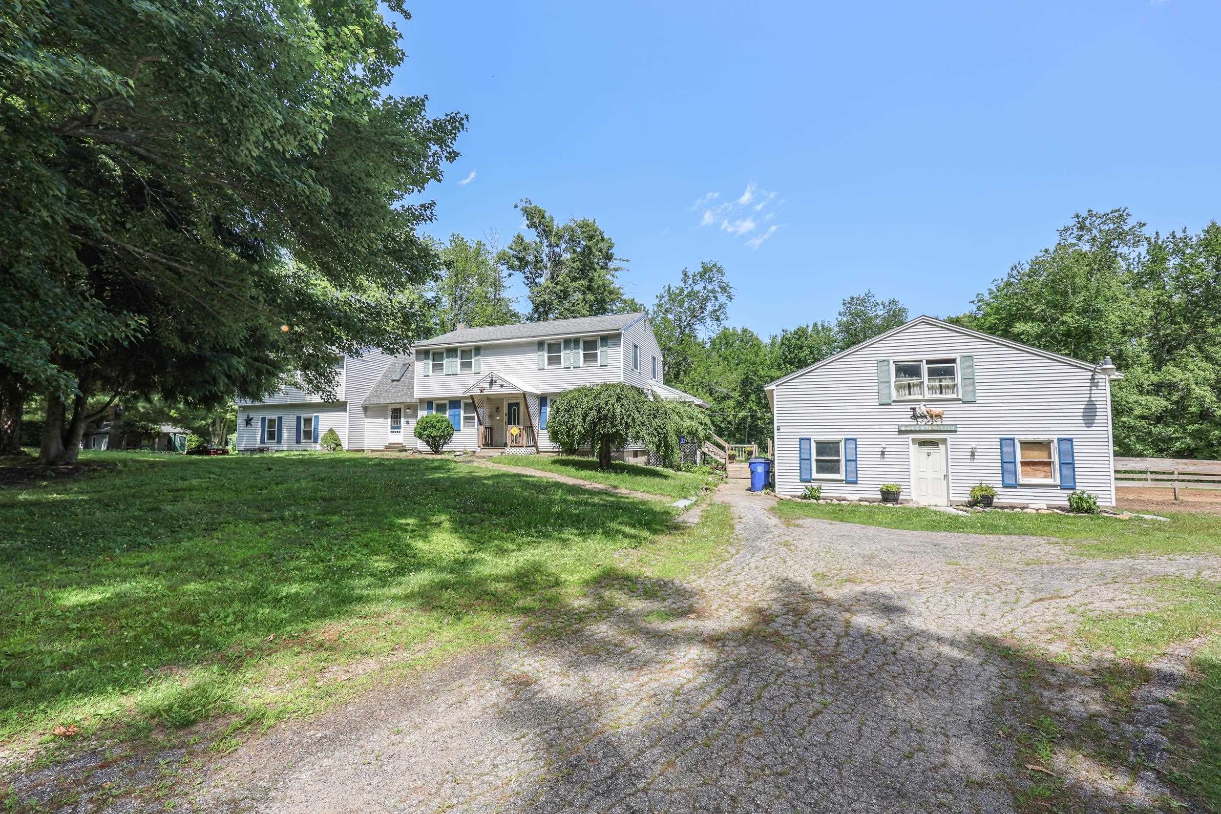 22 Holton Circle Property Photo 1