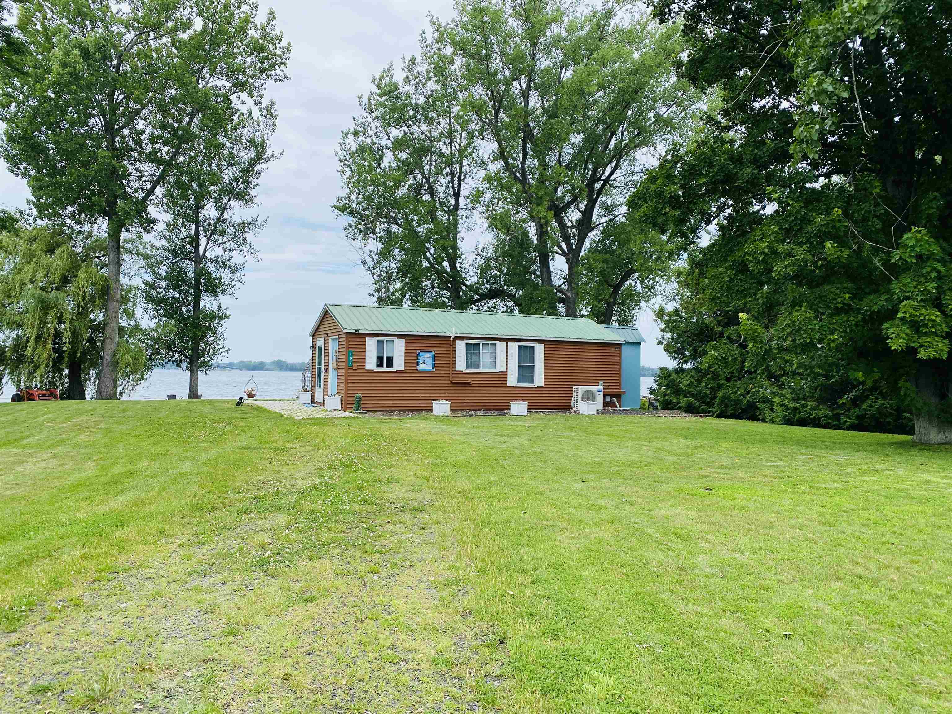 107 Hunter Road North Property Photo 4