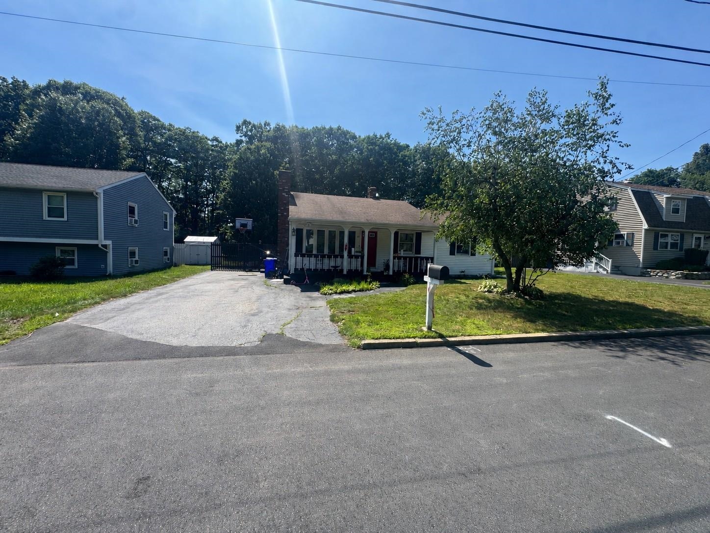 141 Hoyt Street Property Photo 3