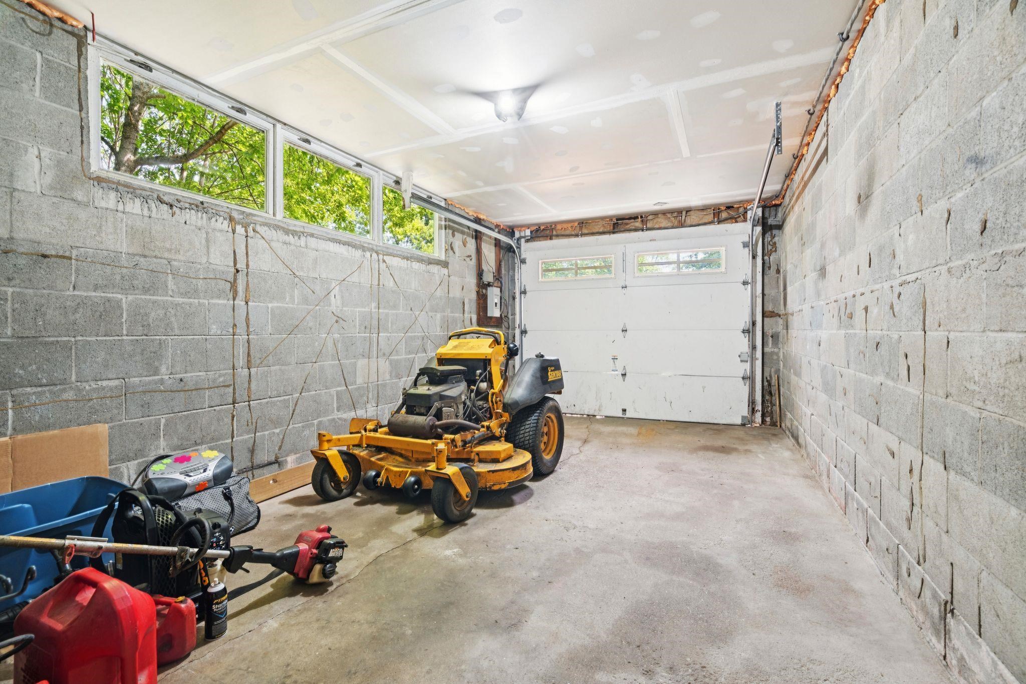 15 Juniper Hill Property Photo 15