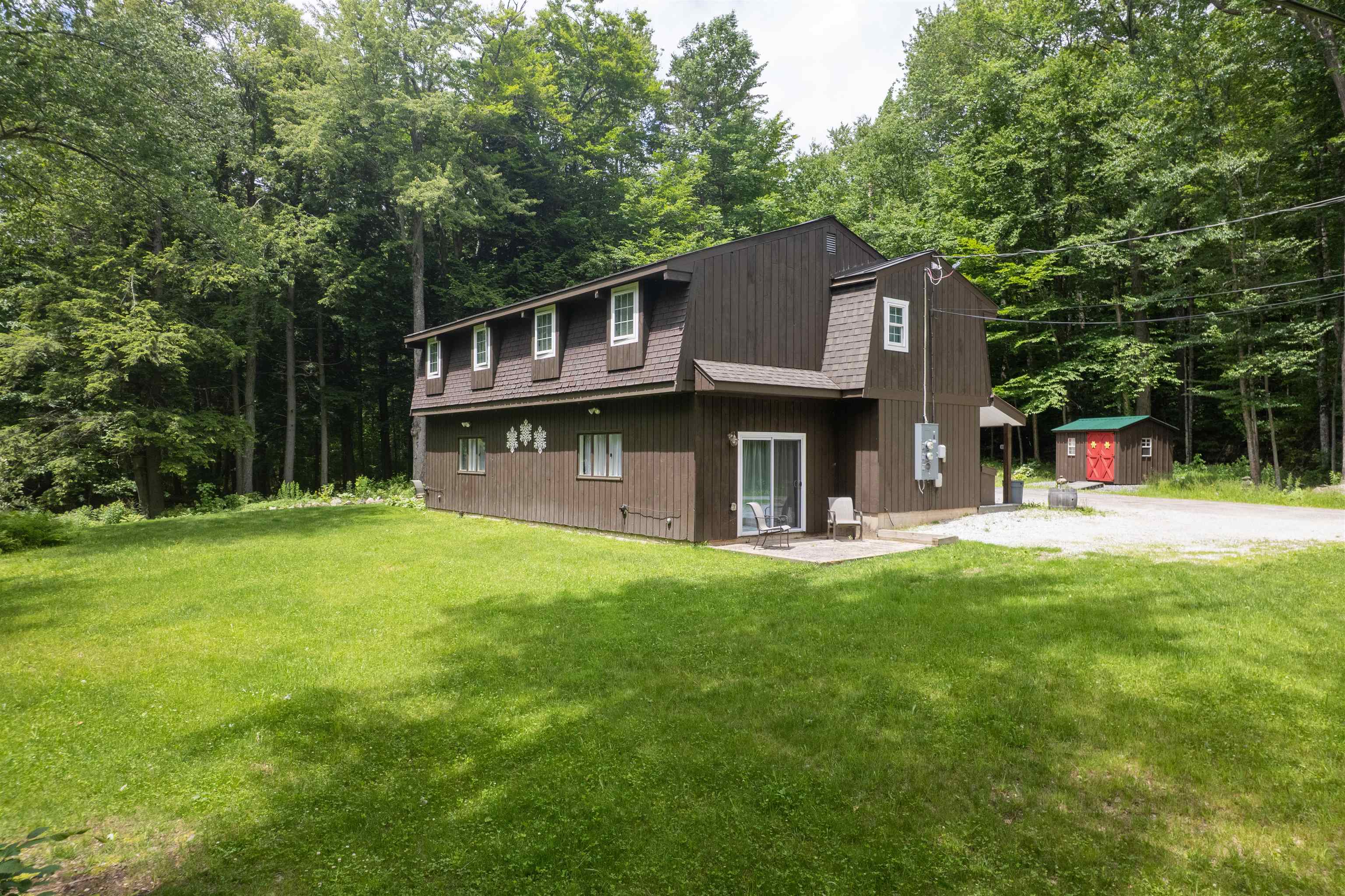 102 Spring Glen Property Photo 2