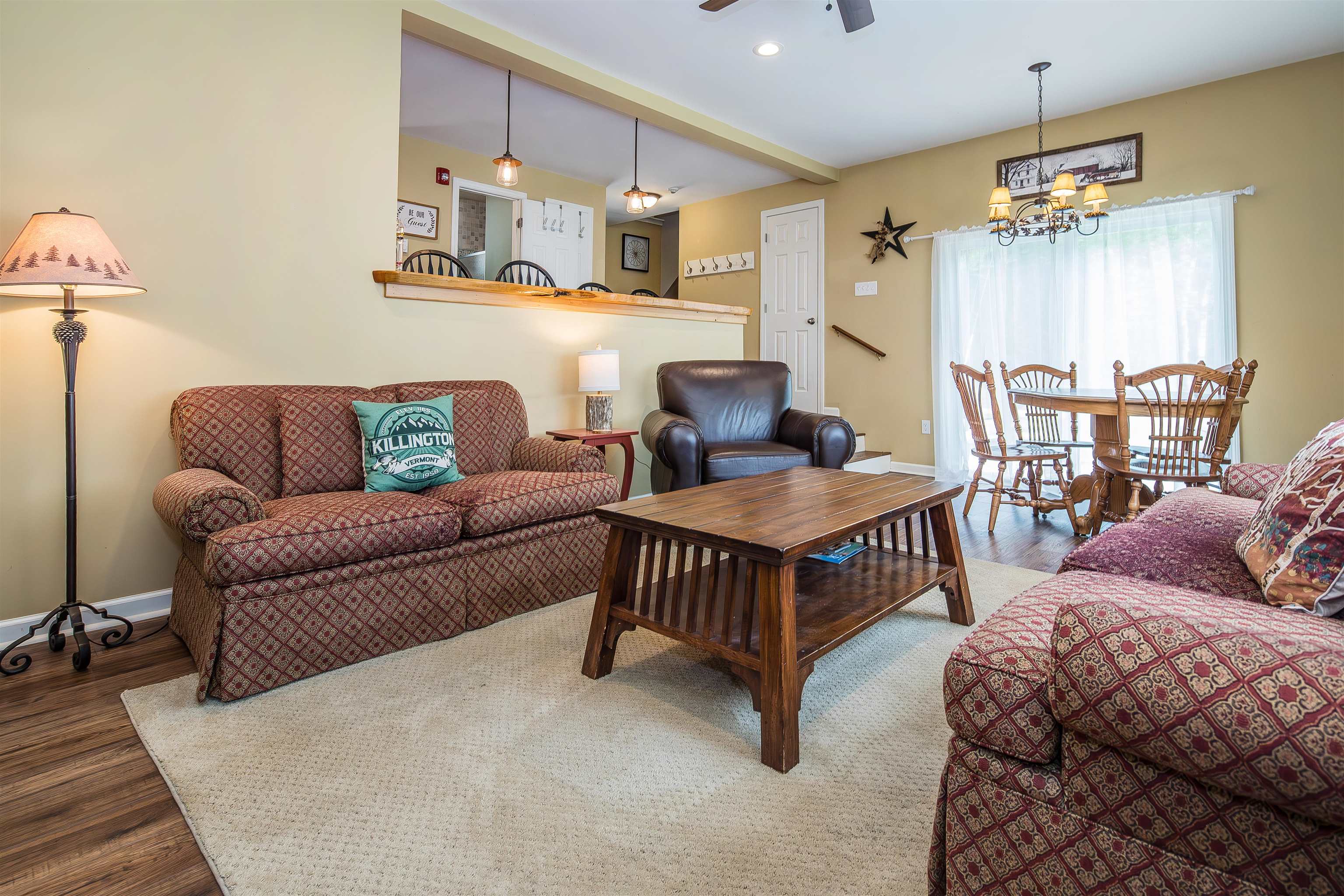 102 Spring Glen Property Photo 7