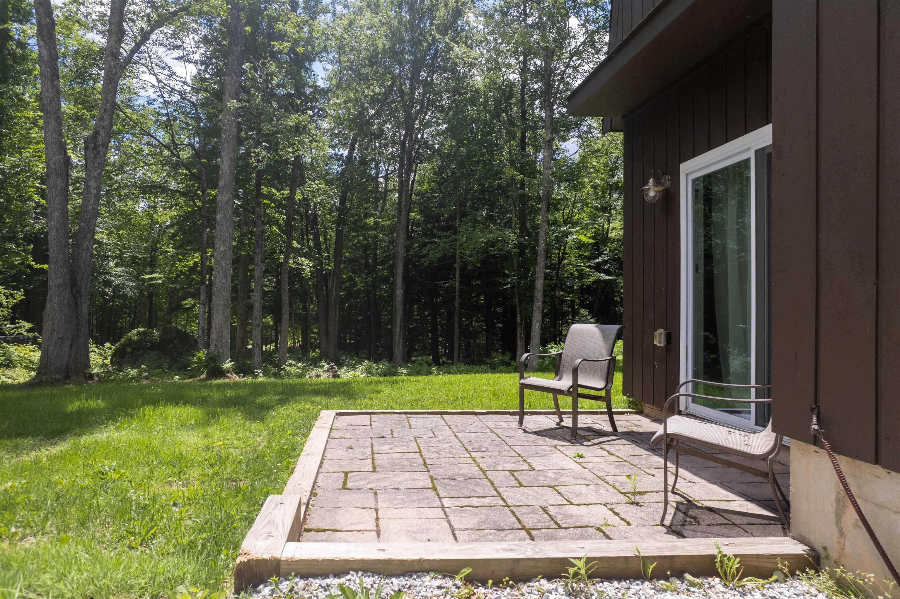 102 Spring Glen Property Photo 8