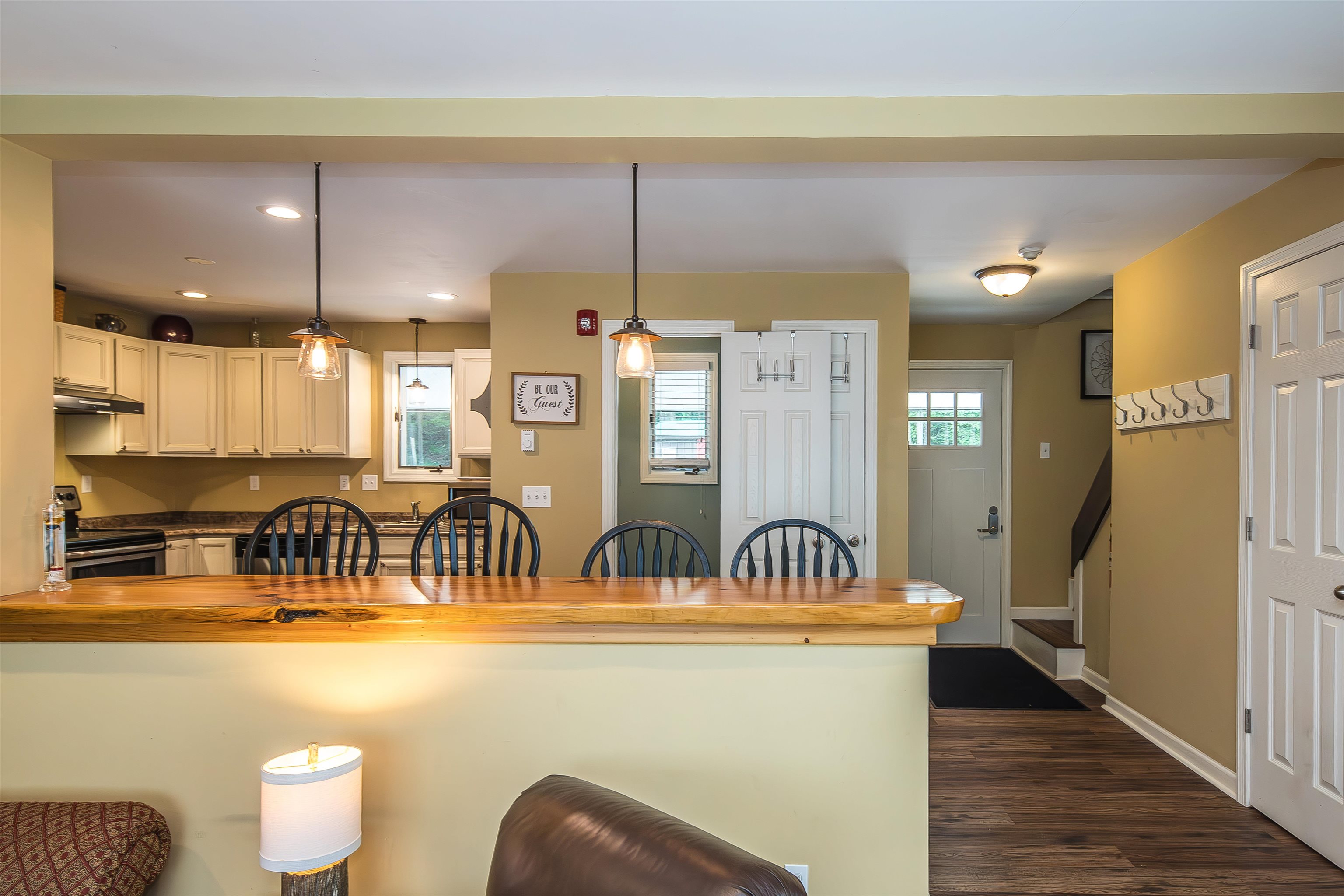 102 Spring Glen Property Photo 9