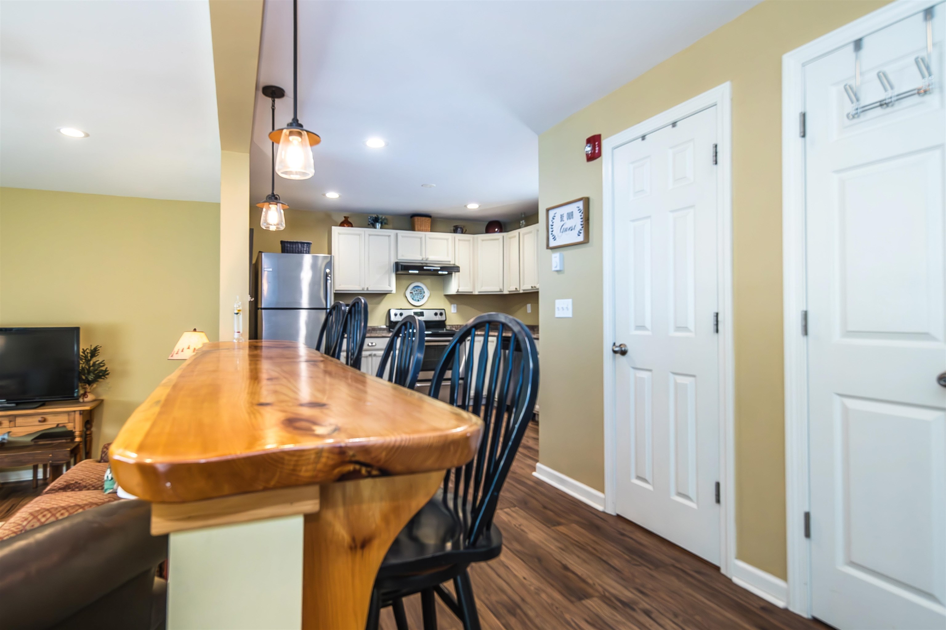 102 Spring Glen Property Photo 10