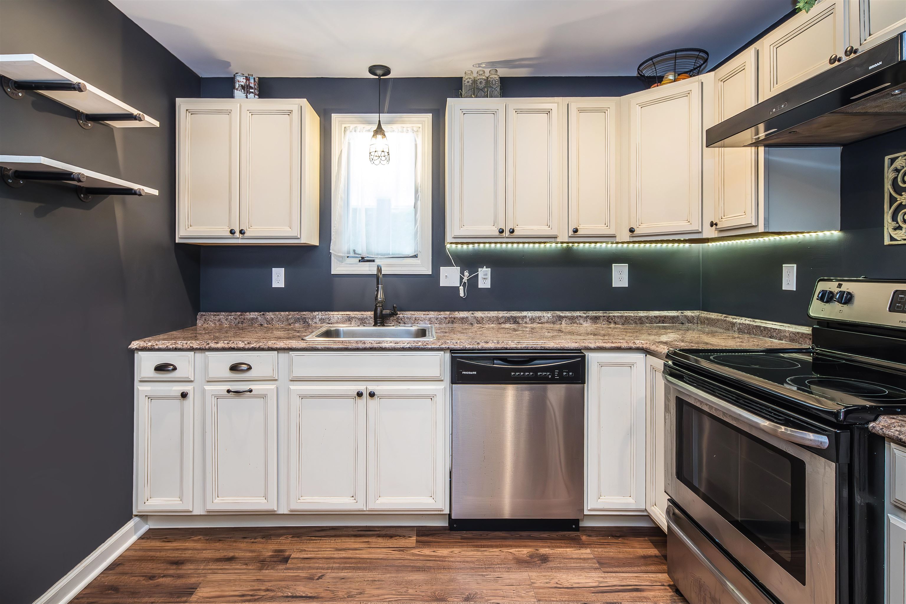 102 Spring Glen Property Photo 37