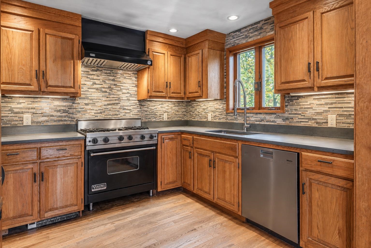 1886 Winhall Hollow Road Property Photo 10