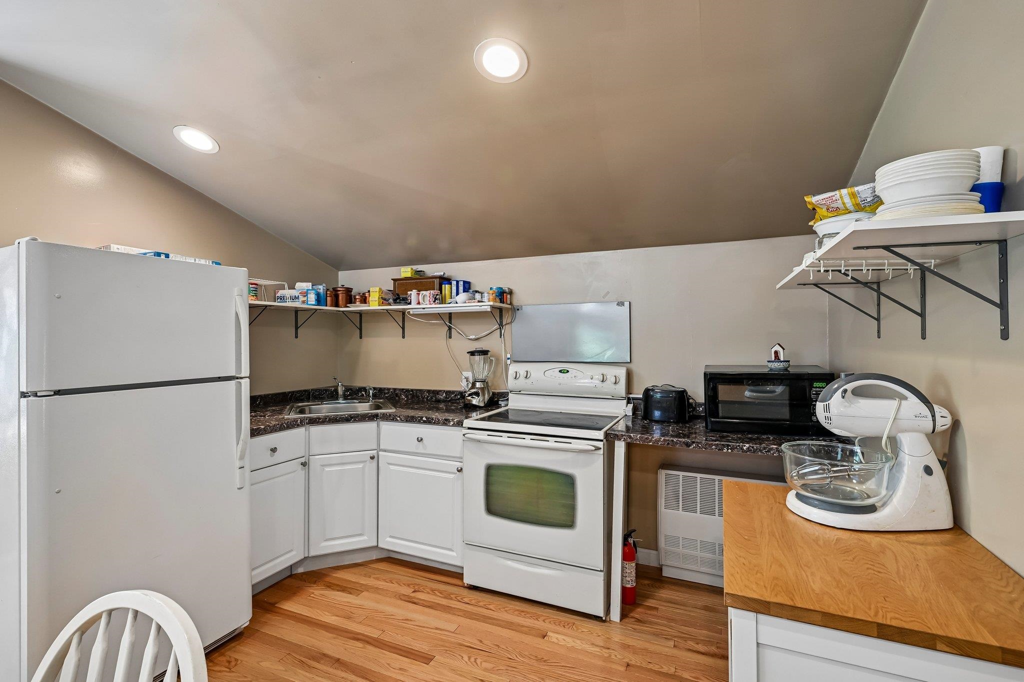 76 Holts Point Road Property Photo 34