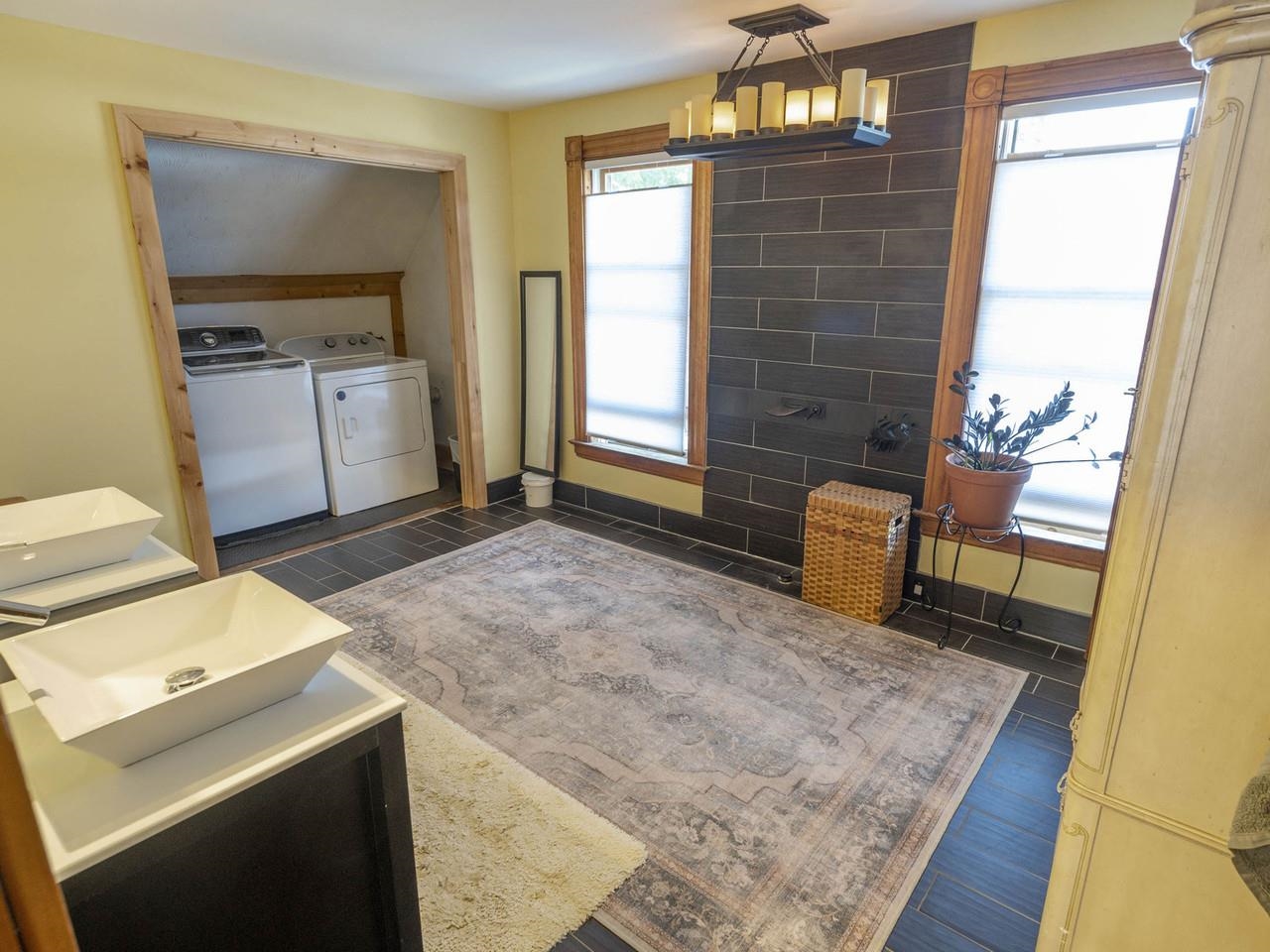 14 Sheridan Street Property Photo 28