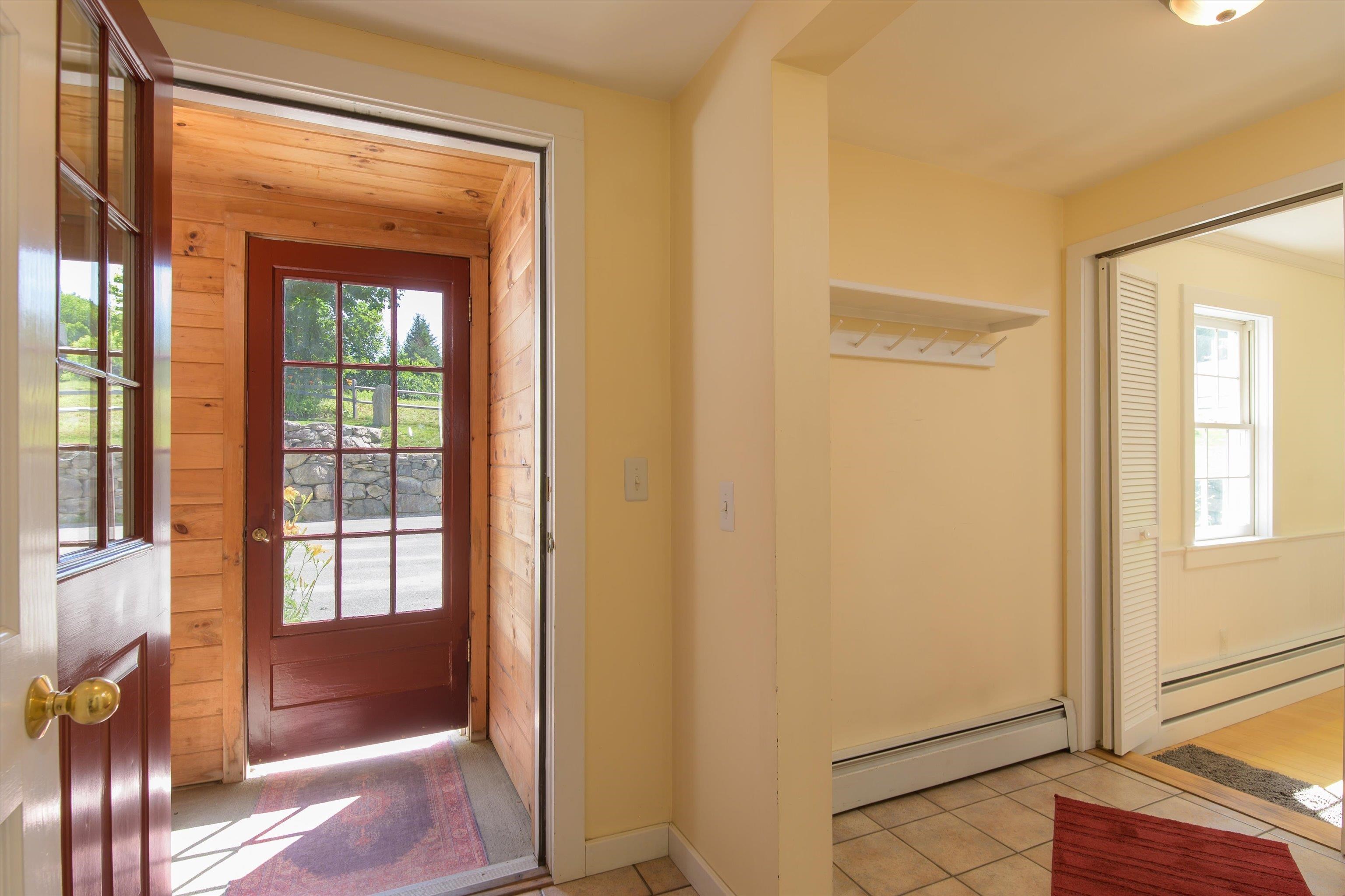 19 Lawridge Heights Property Photo 2
