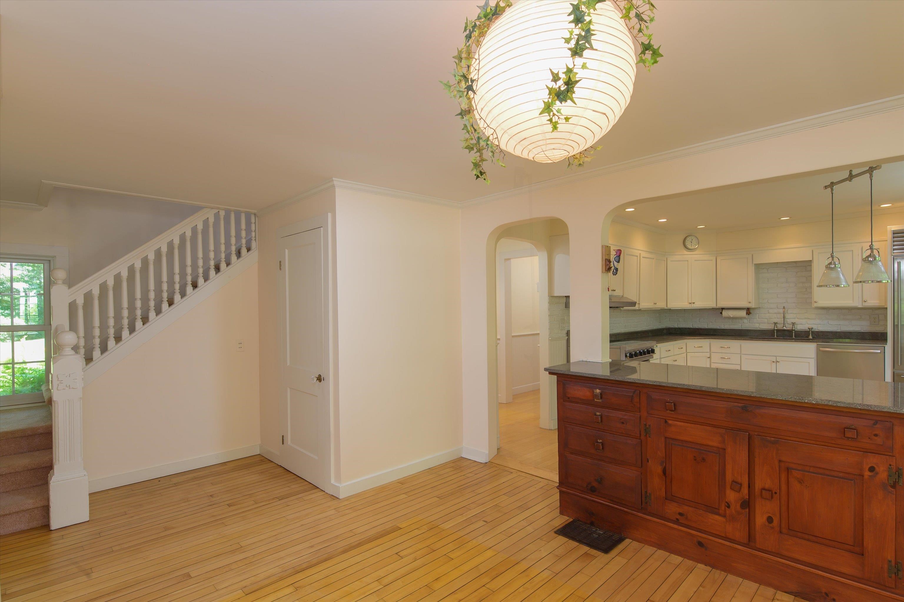 19 Lawridge Heights Property Photo 7