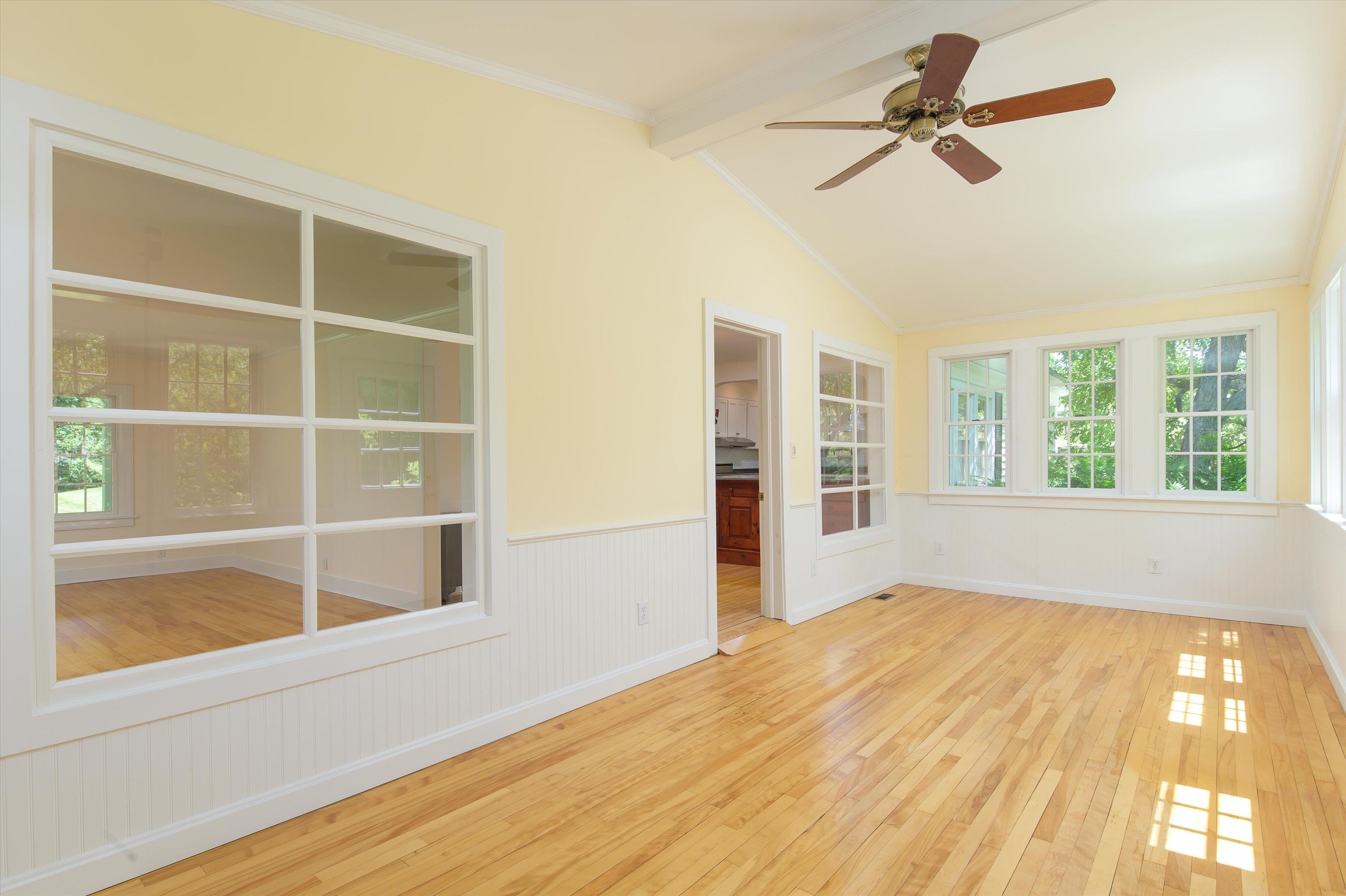 19 Lawridge Heights Property Photo 8