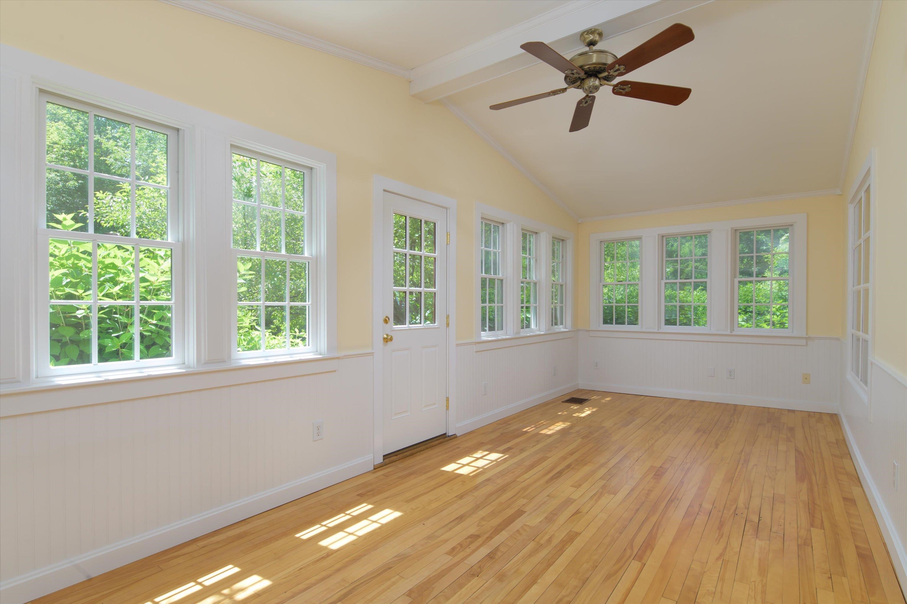19 Lawridge Heights Property Photo 9