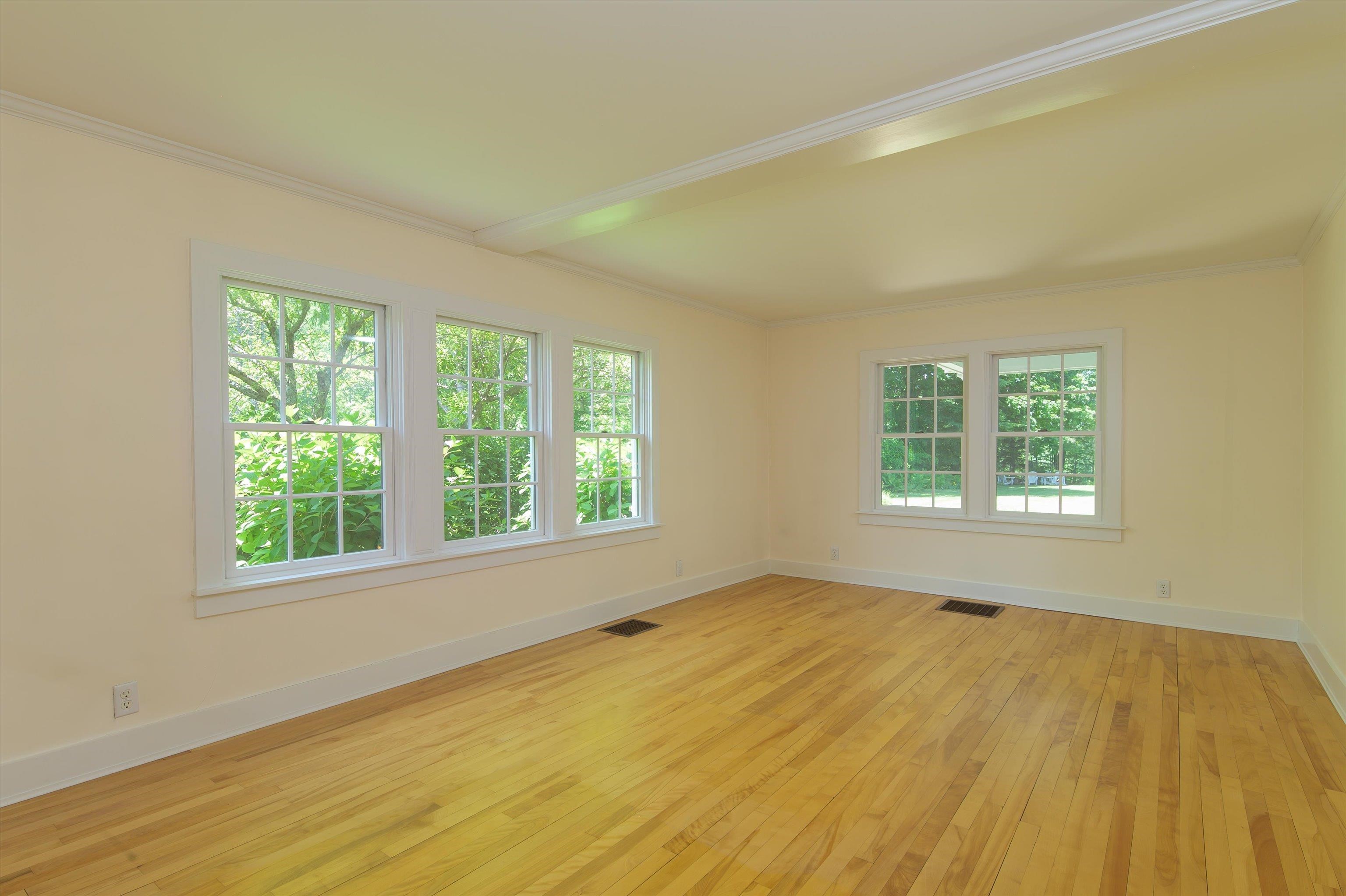 19 Lawridge Heights Property Photo 10
