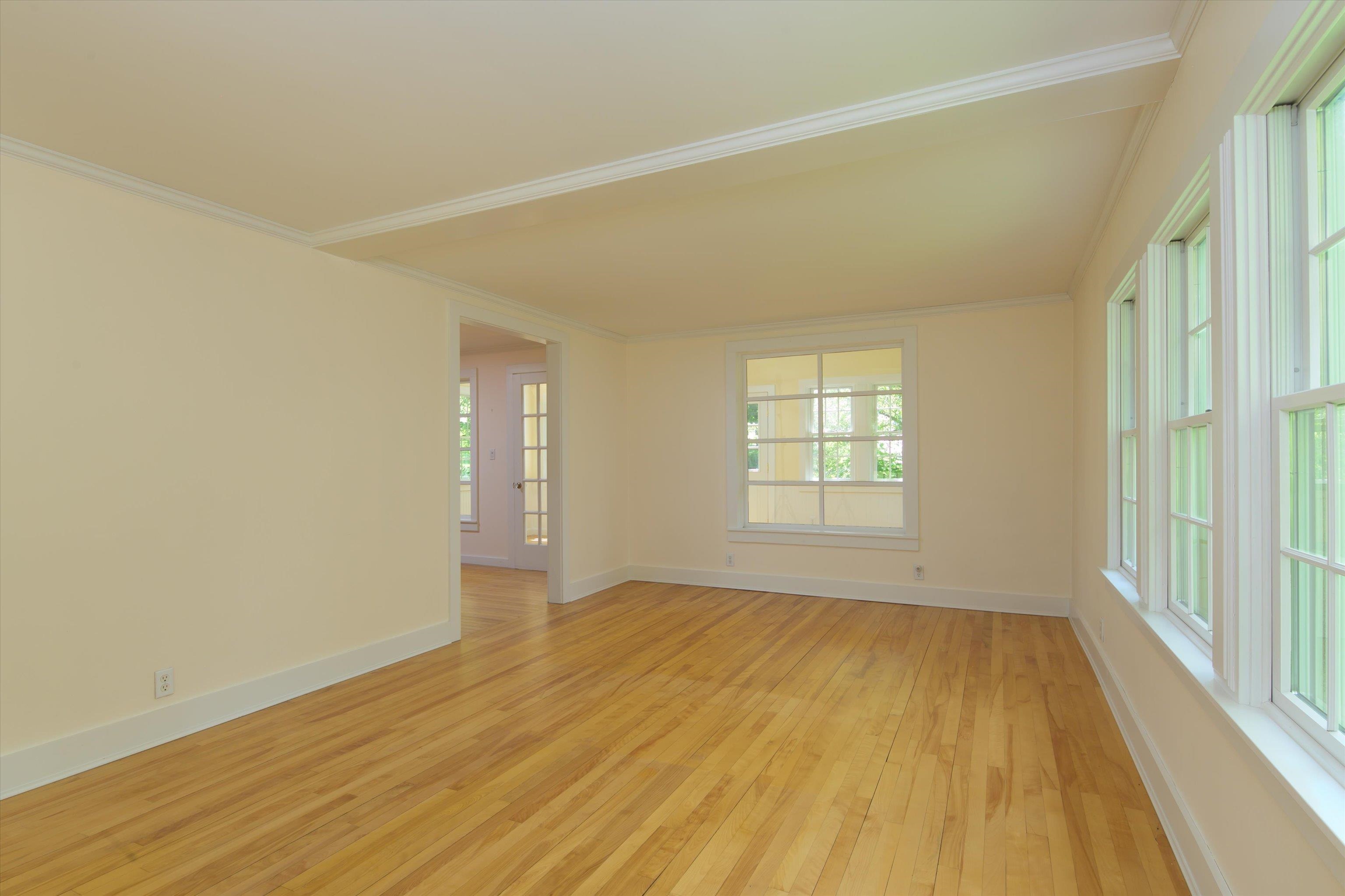 19 Lawridge Heights Property Photo 11