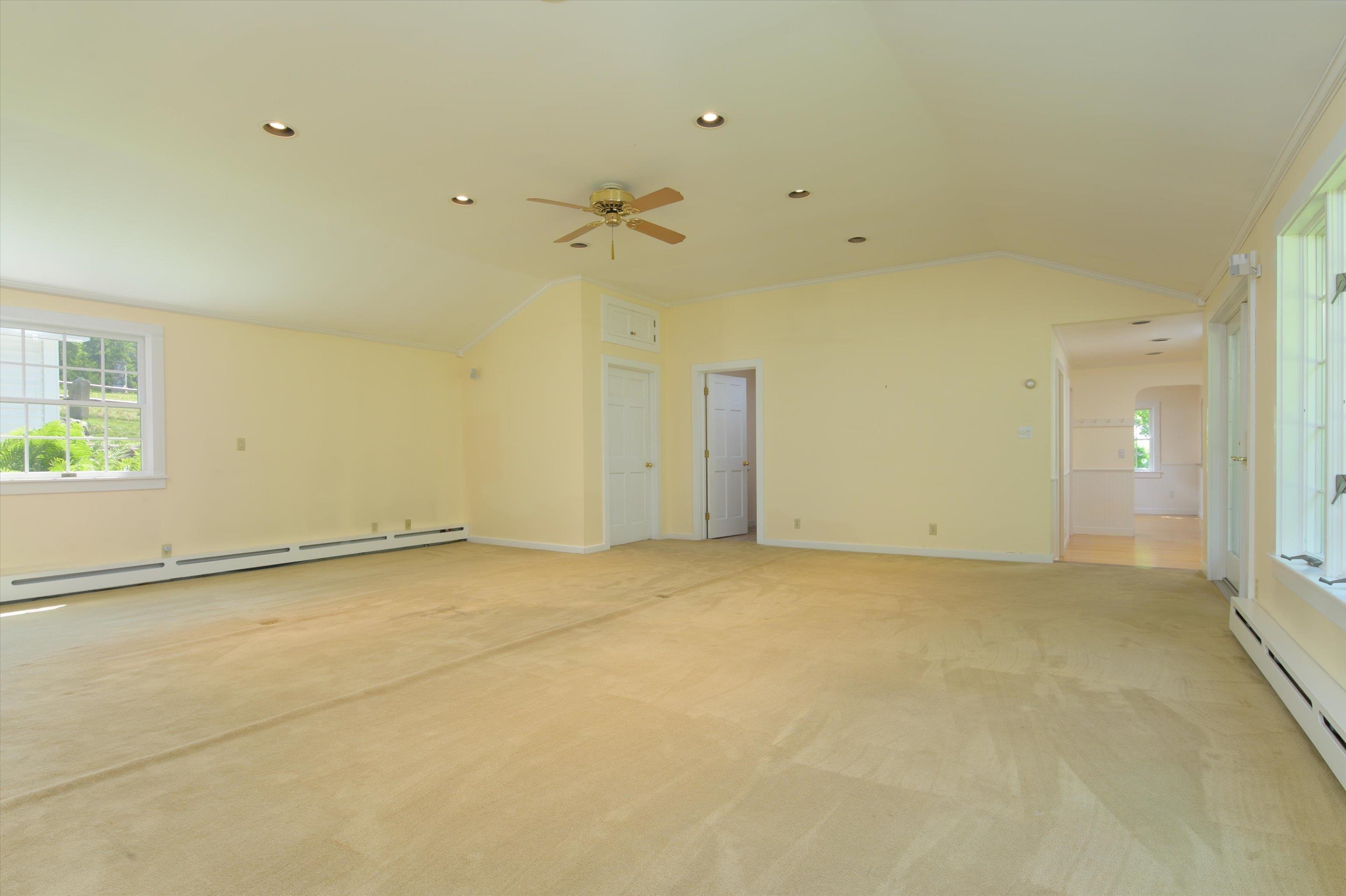 19 Lawridge Heights Property Photo 13