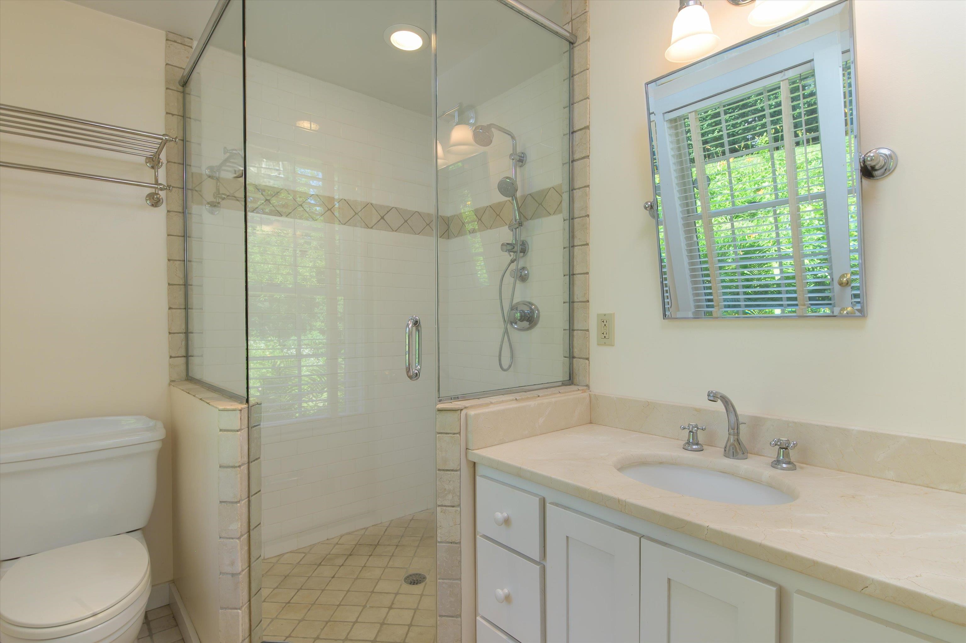 19 Lawridge Heights Property Photo 16