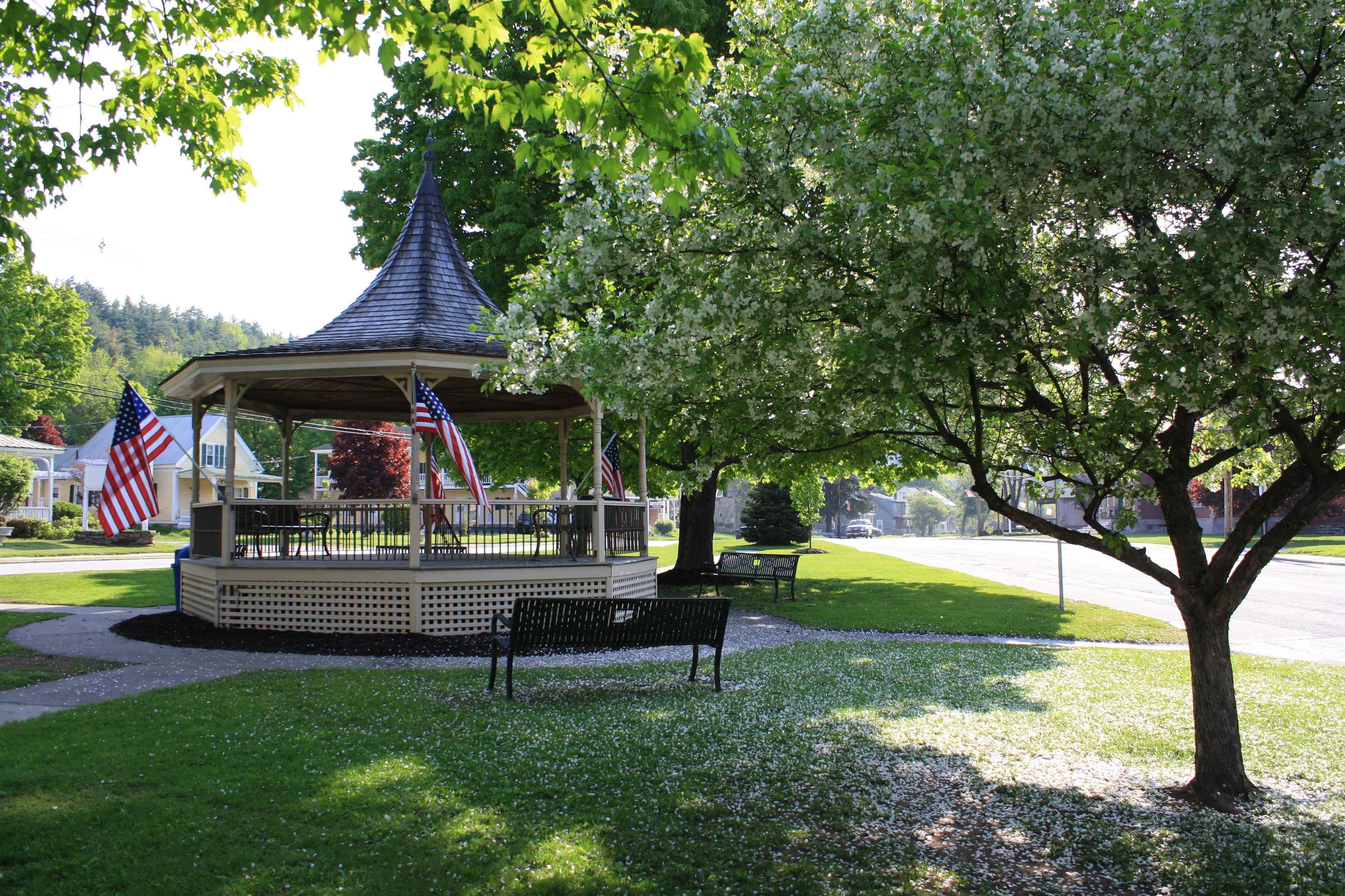 19 Lawridge Heights Property Photo 45