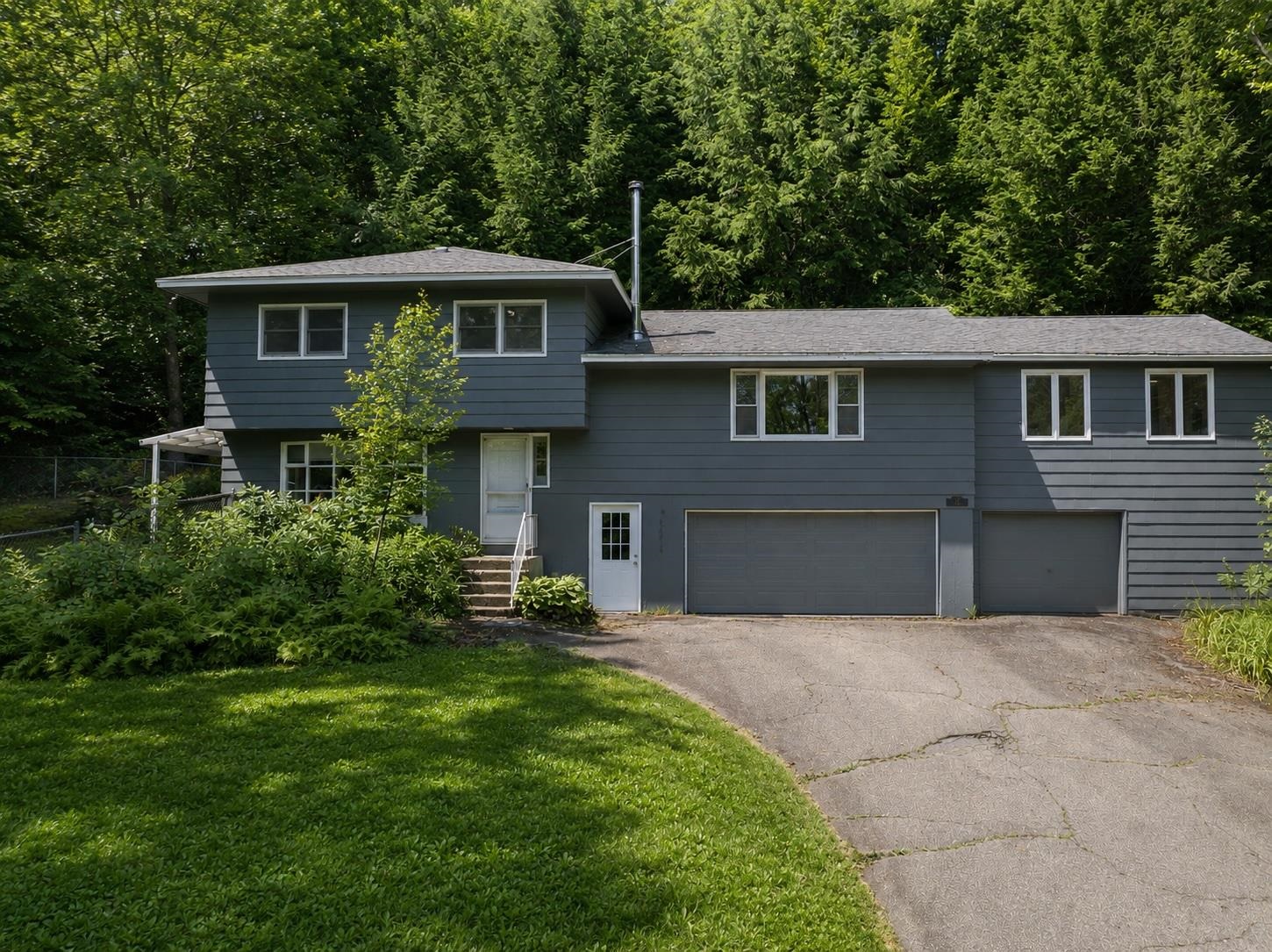 12 Ivy Lane Property Photo 2