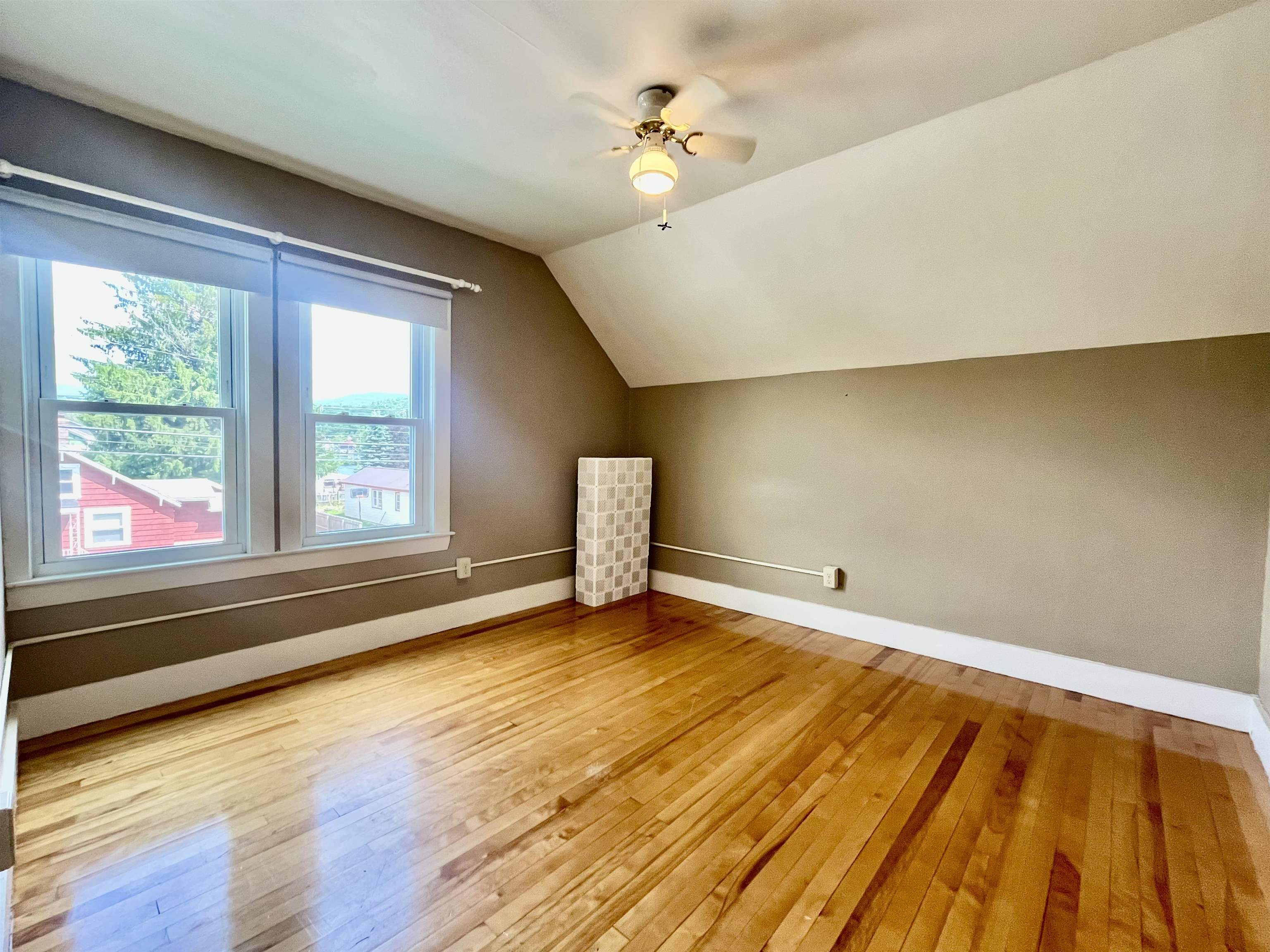 265 Norway Street Property Photo 23