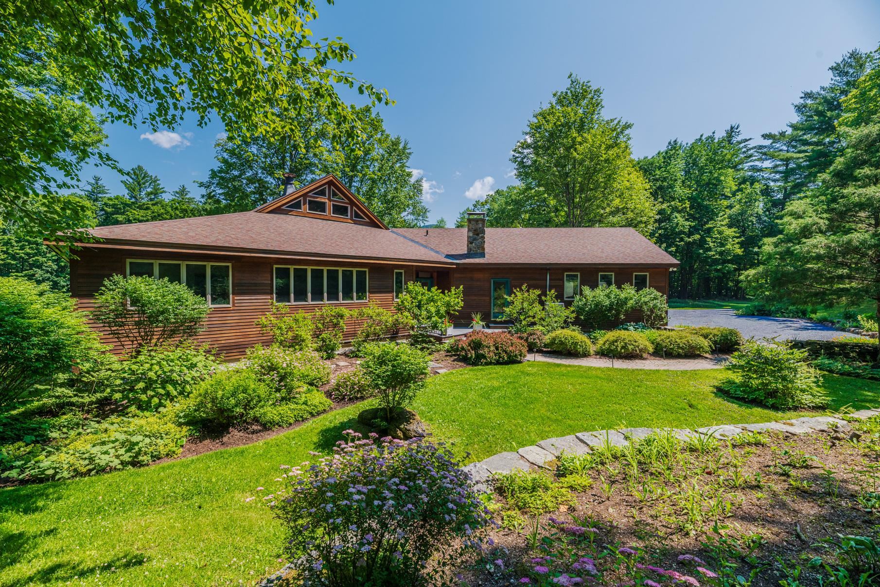 84 Frost Pond Road Property Photo 1