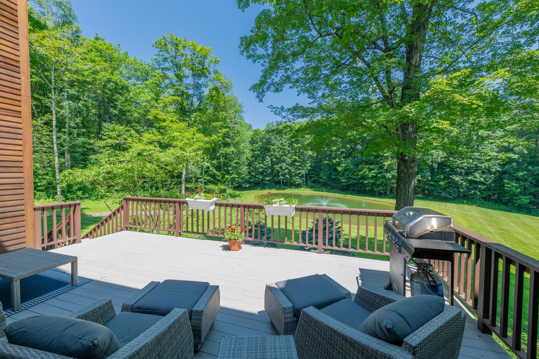 84 Frost Pond Road Property Photo 3