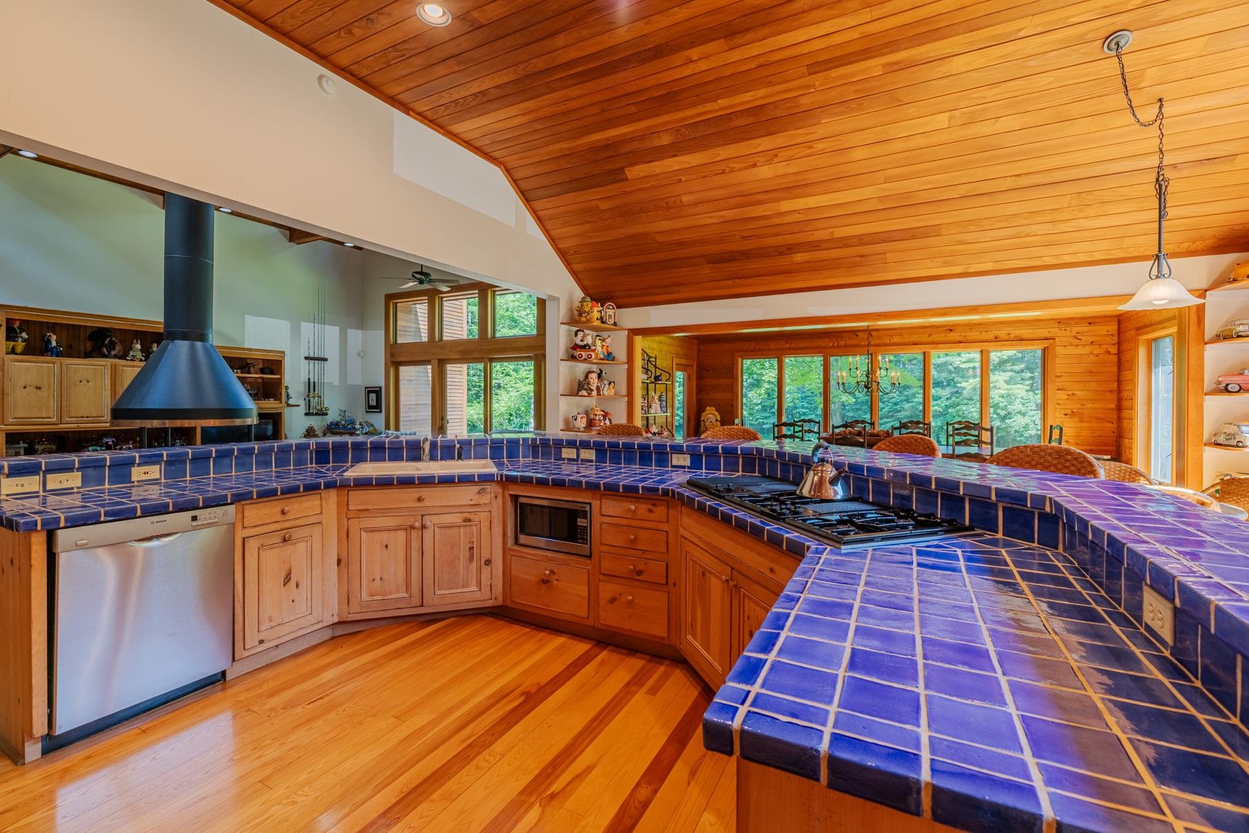 84 Frost Pond Road Property Photo 9
