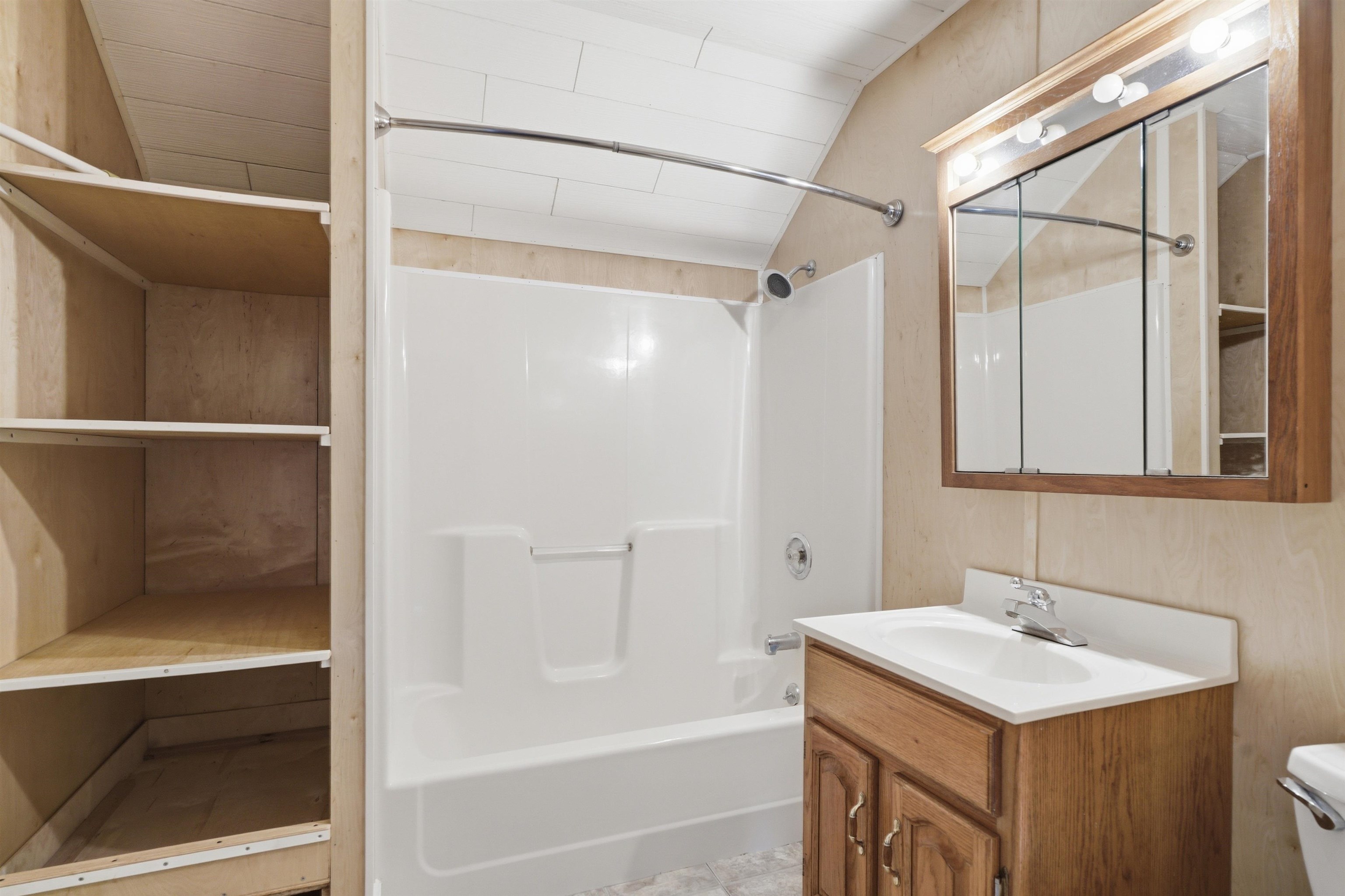 300 Robbins Road Property Photo 26