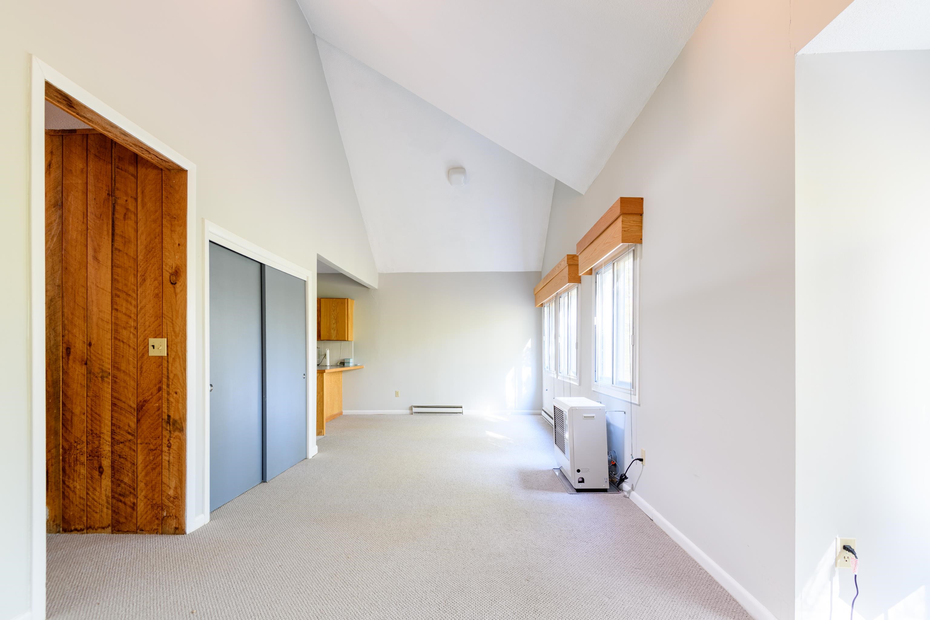 20 Condo Road Property Photo 4