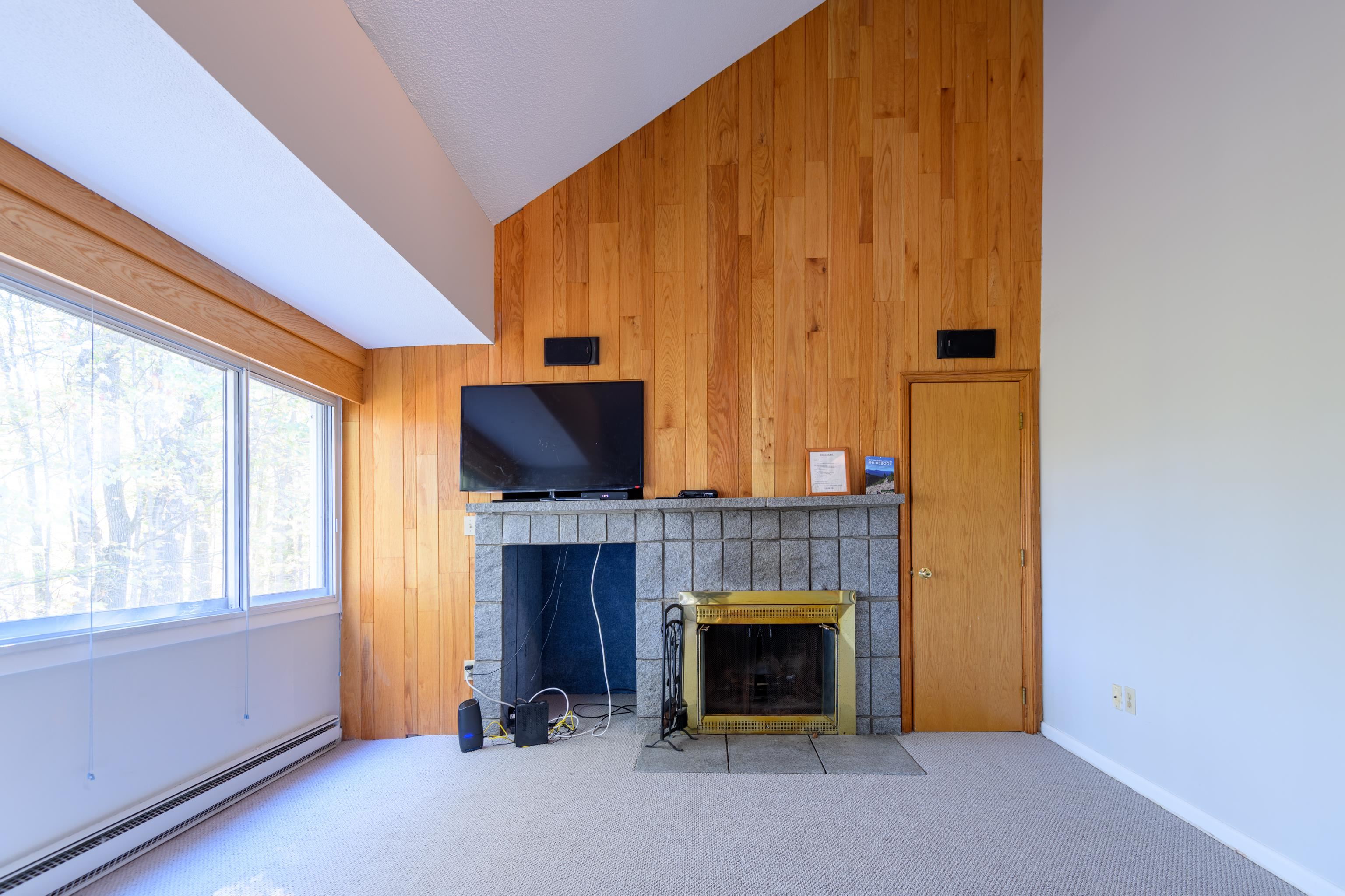 20 Condo Road Property Photo 7