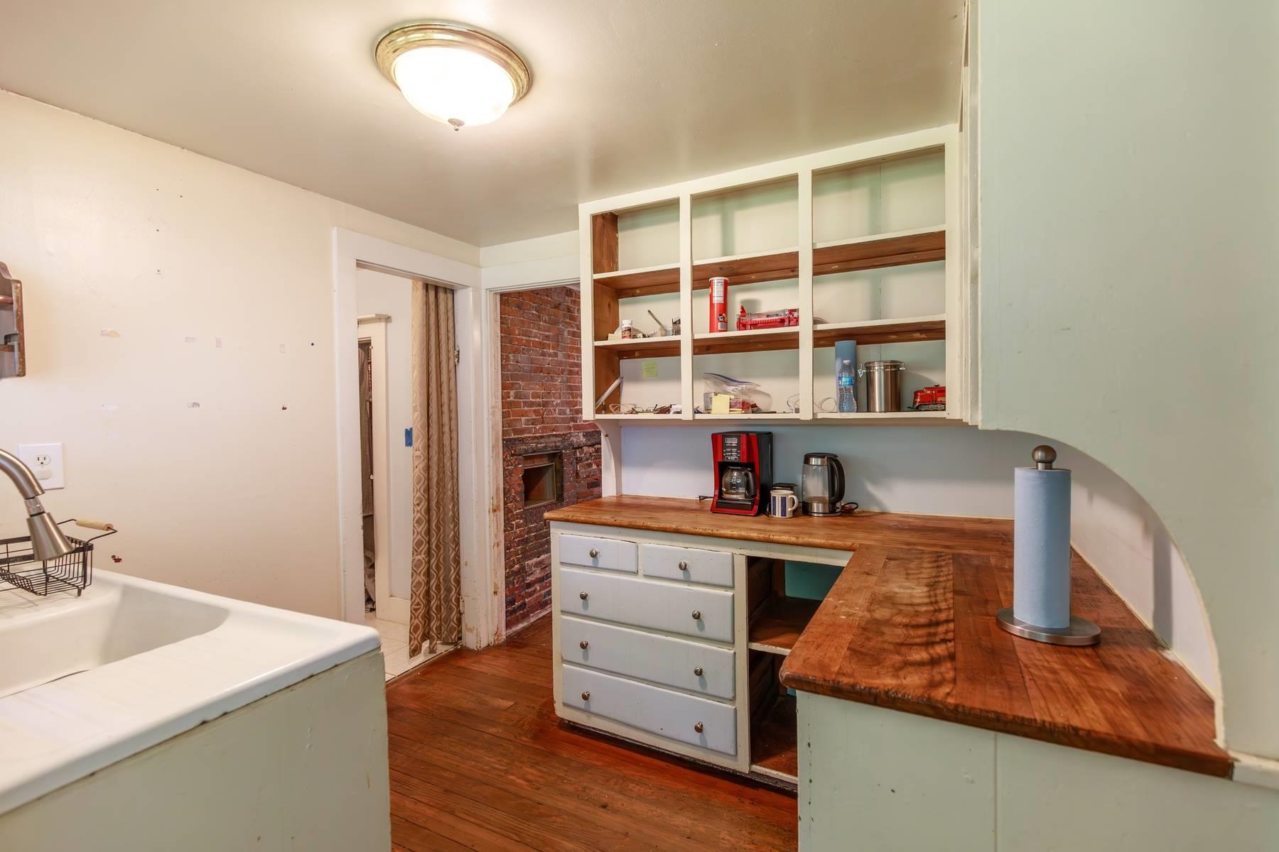 12 Wilder Street Property Photo 4