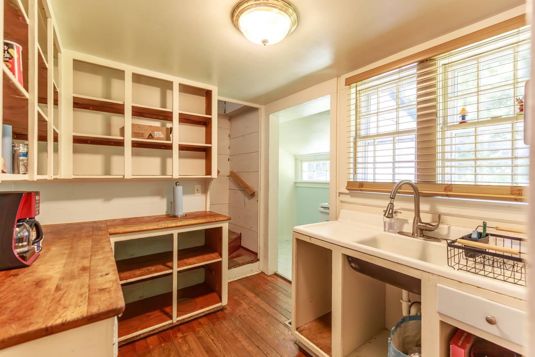 12 Wilder Street Property Photo 5