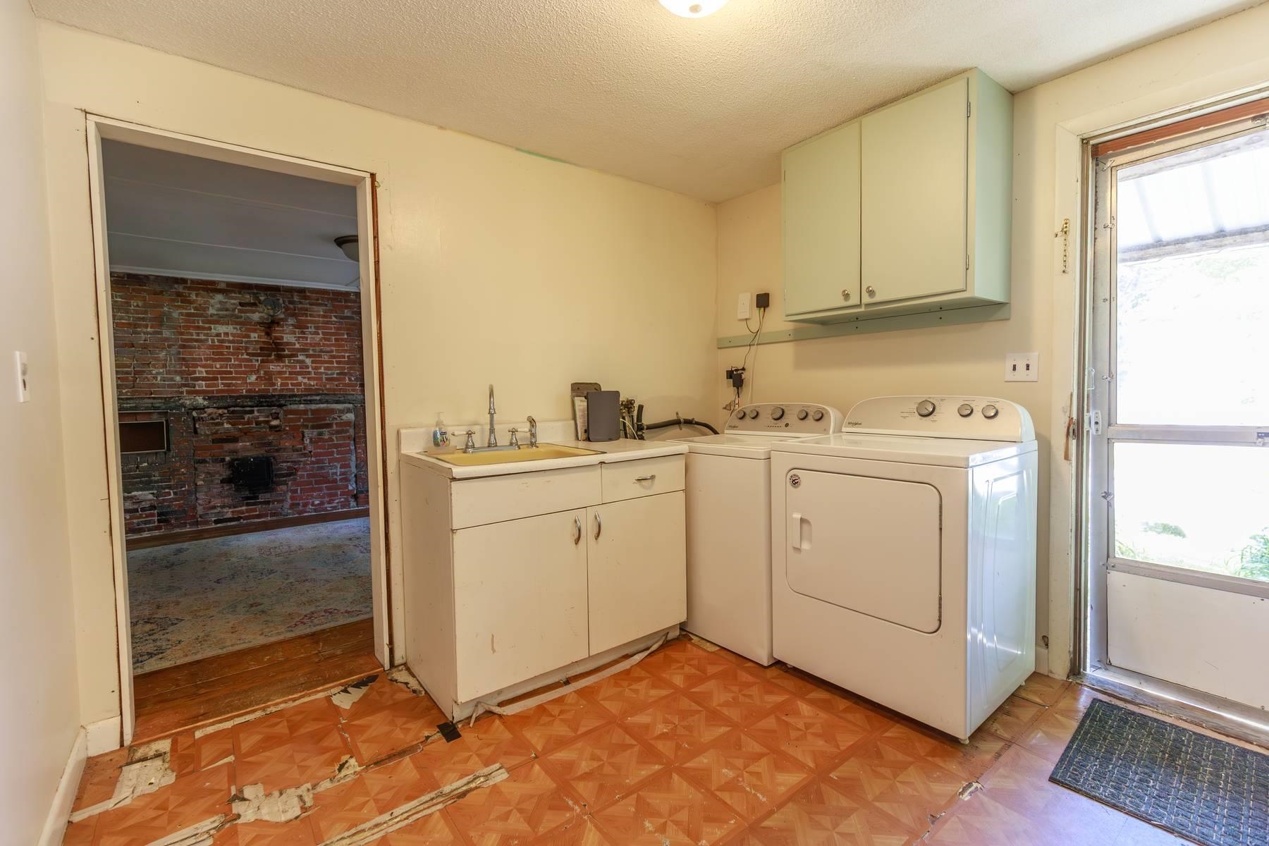 12 Wilder Street Property Photo 16