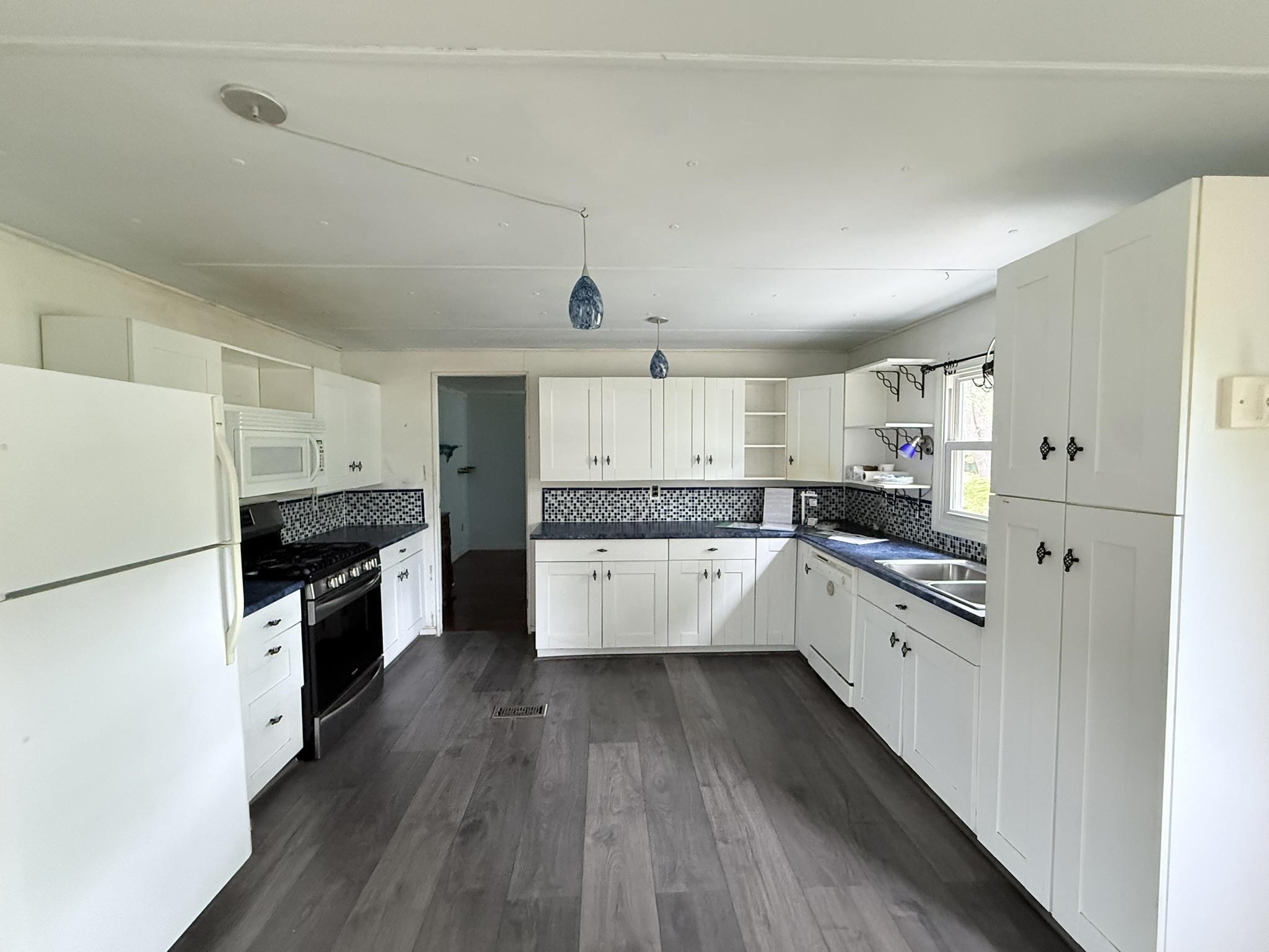11 Willow Street Property Photo 10