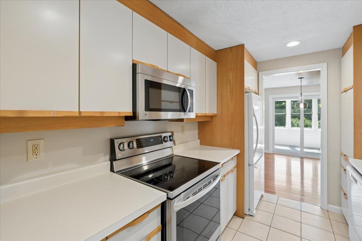 378 Winding Pond Road Property Photo 9