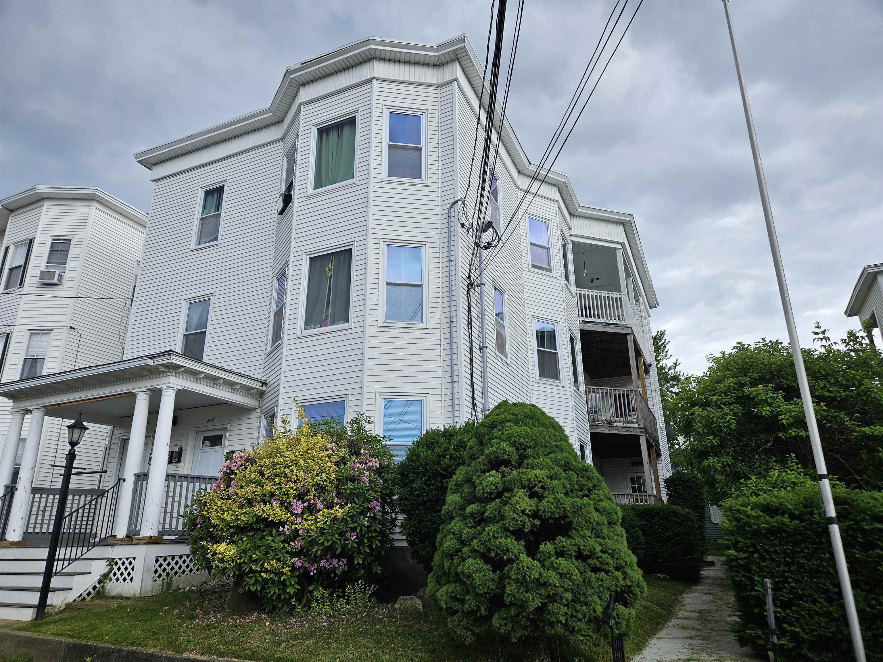 637 Harvard Street Property Photo 2
