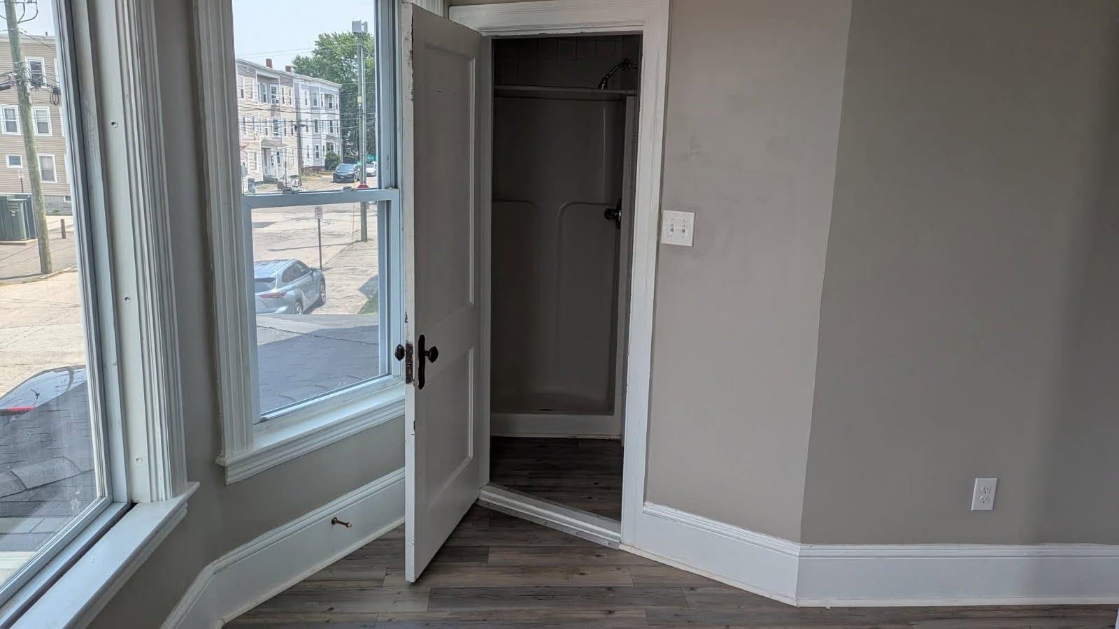 637 Harvard Street Property Photo 5