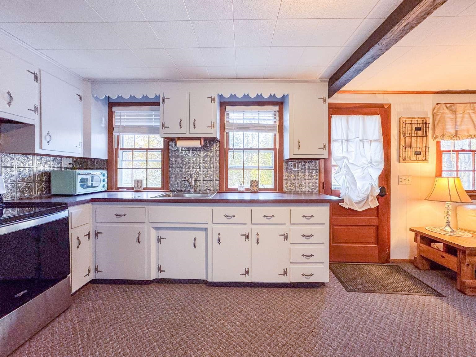 12 Beach Street Property Photo 7