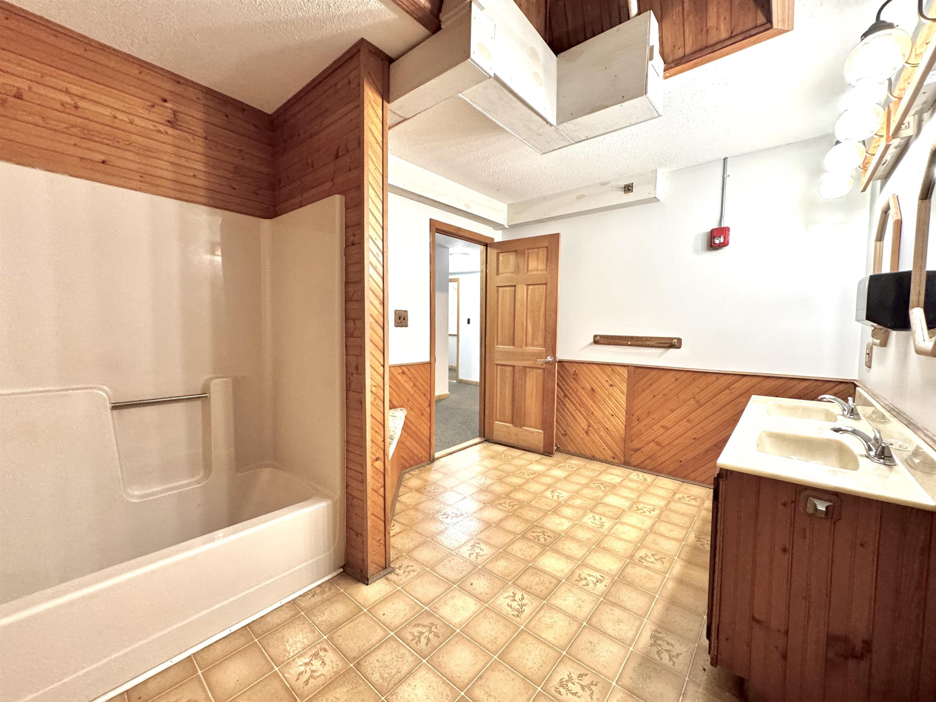 18 Stoddard Road Property Photo 37