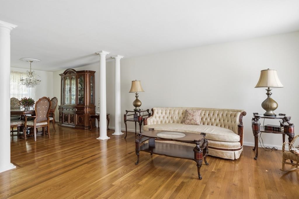 6 Hickory Hill Road Property Photo 4