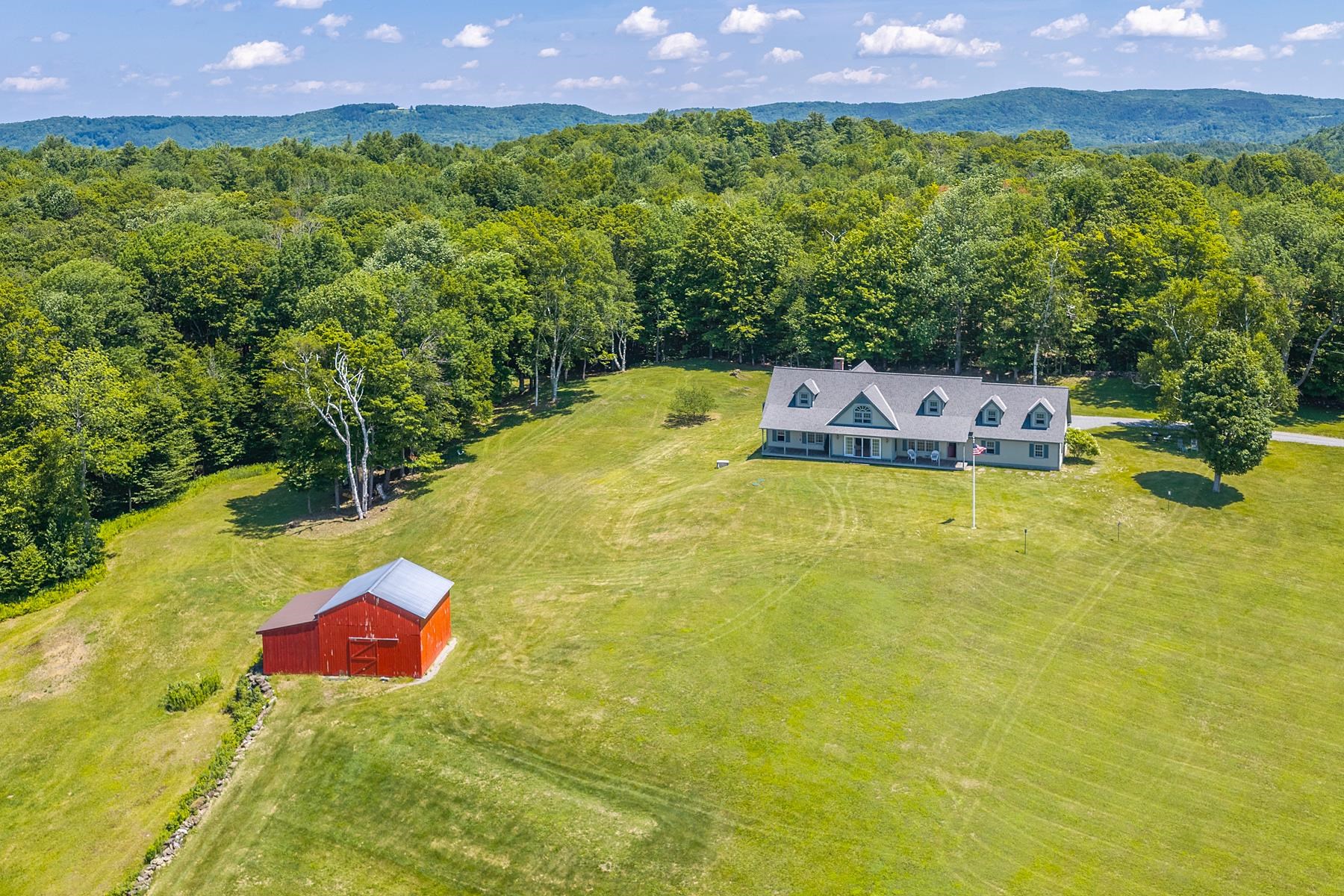 915 Peterkin Hill Road Property Photo 1