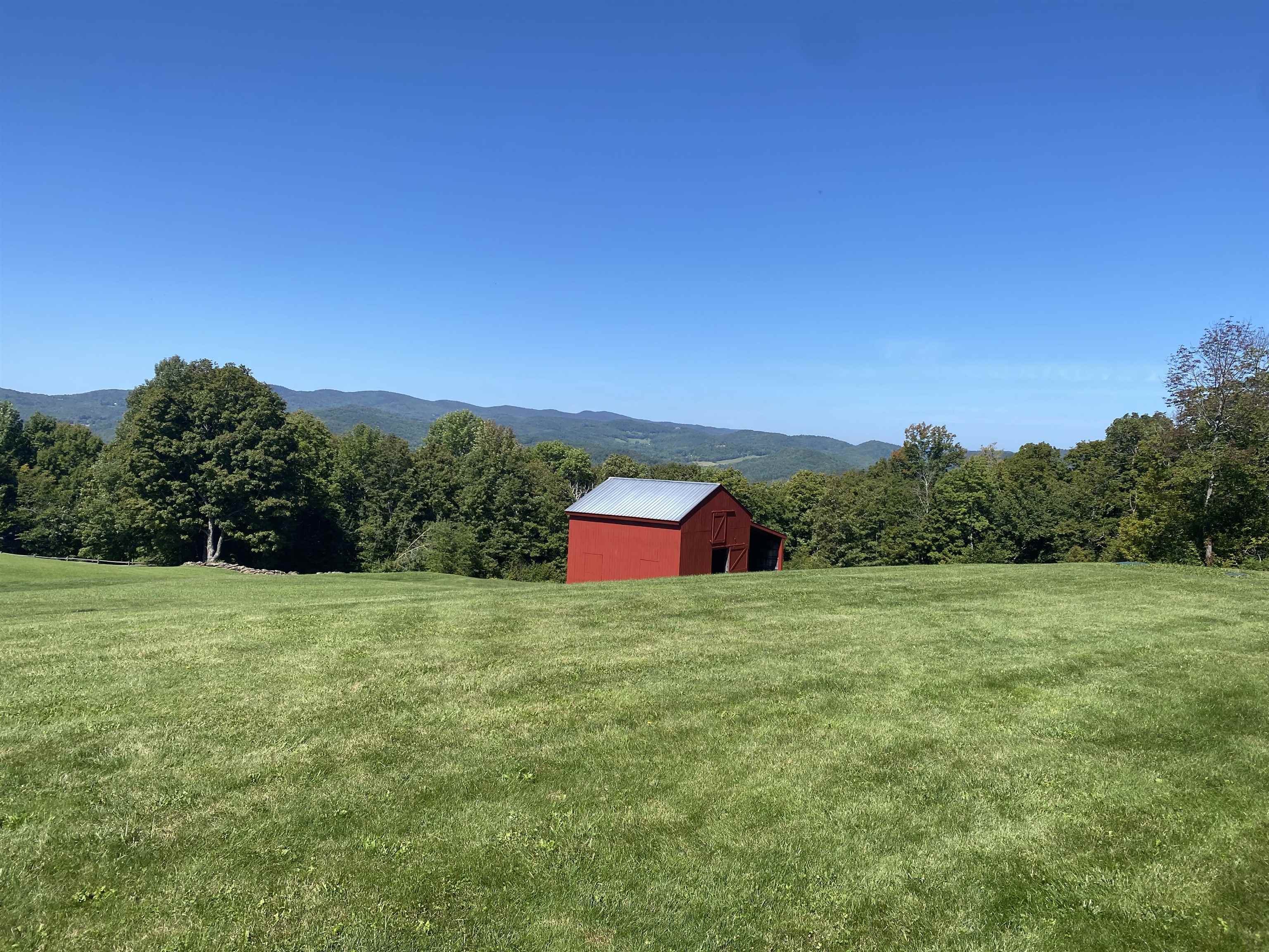 915 Peterkin Hill Road Property Photo 4