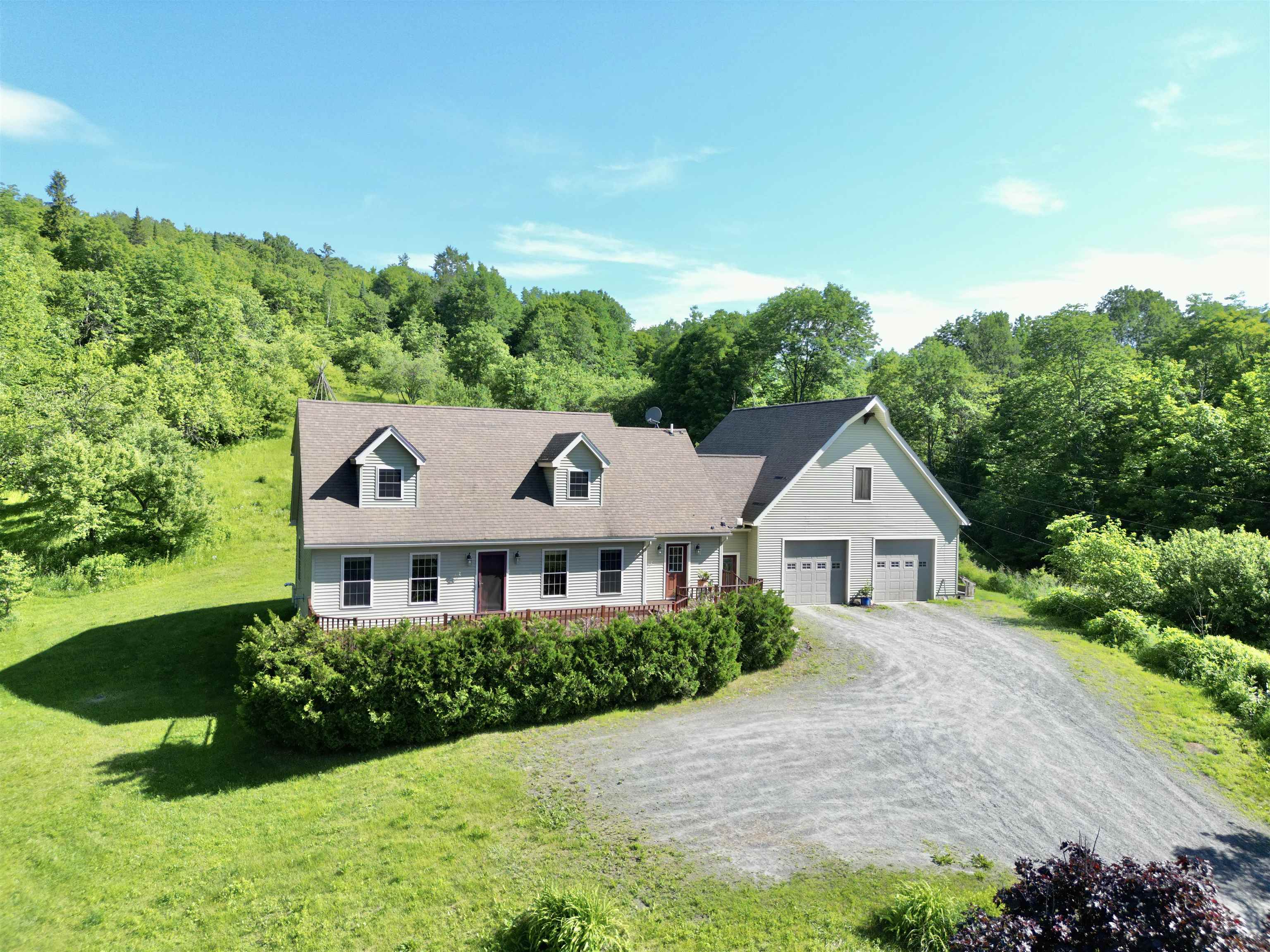 527 Mud Hollow Road Property Photo 1