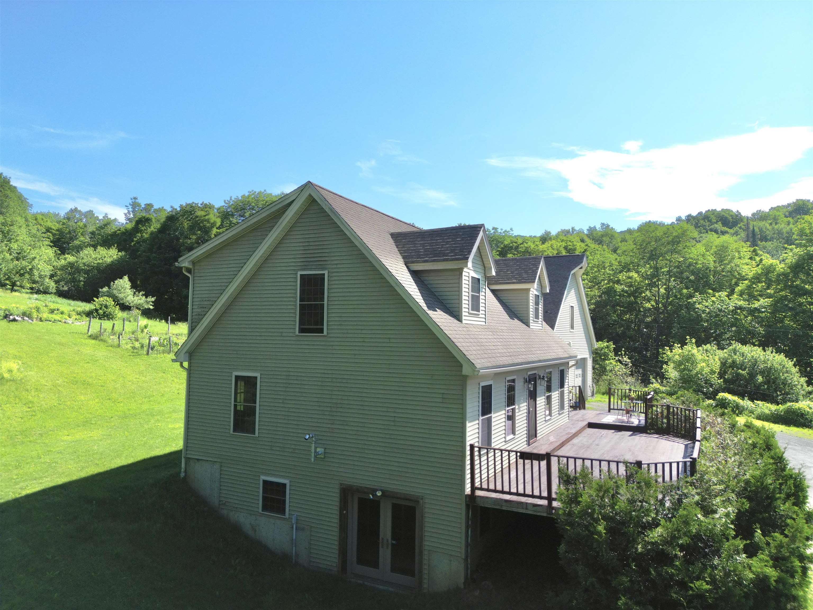 527 Mud Hollow Road Property Photo 3