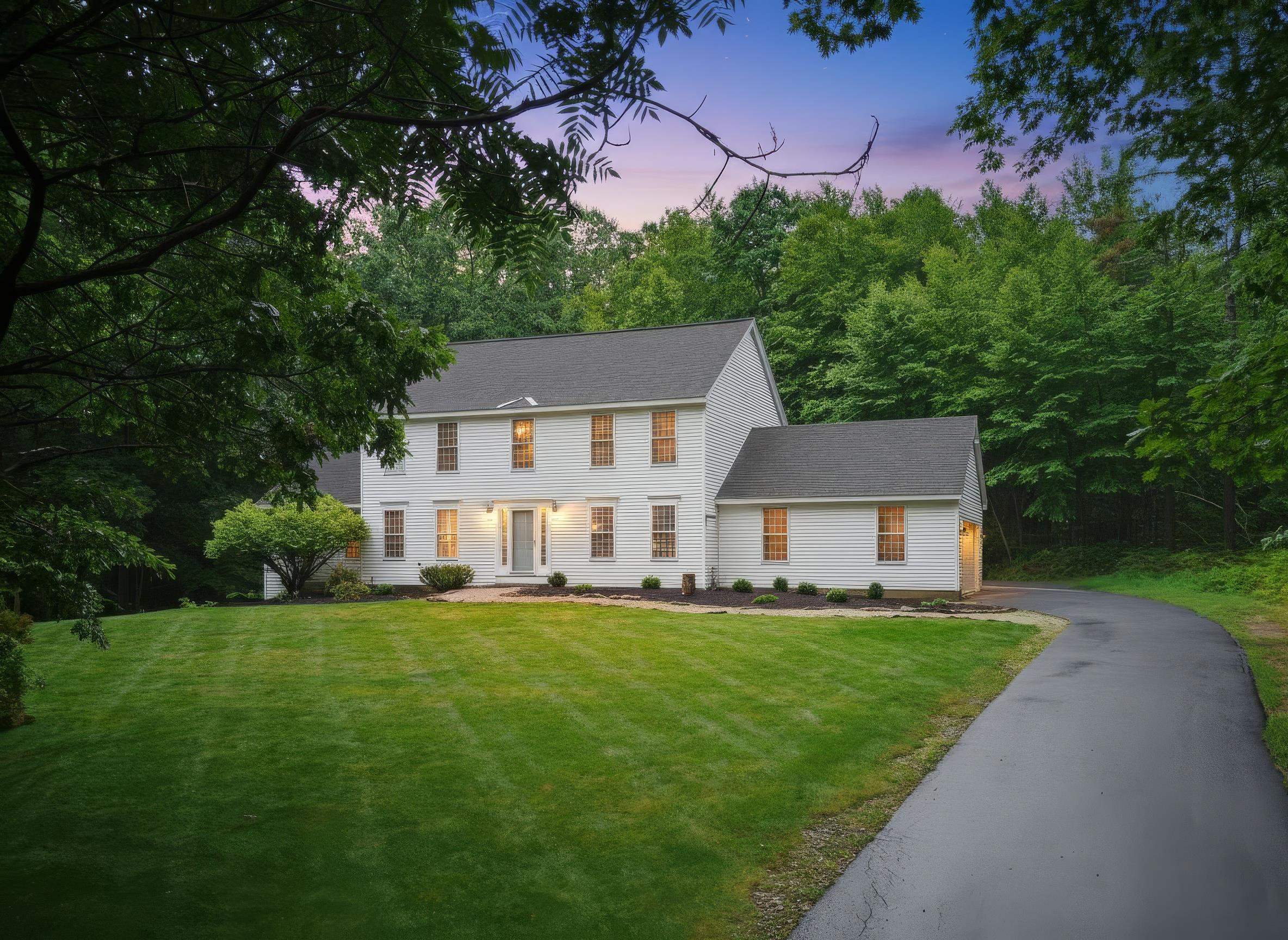 4 Hampshire Hills Drive Property Photo 1