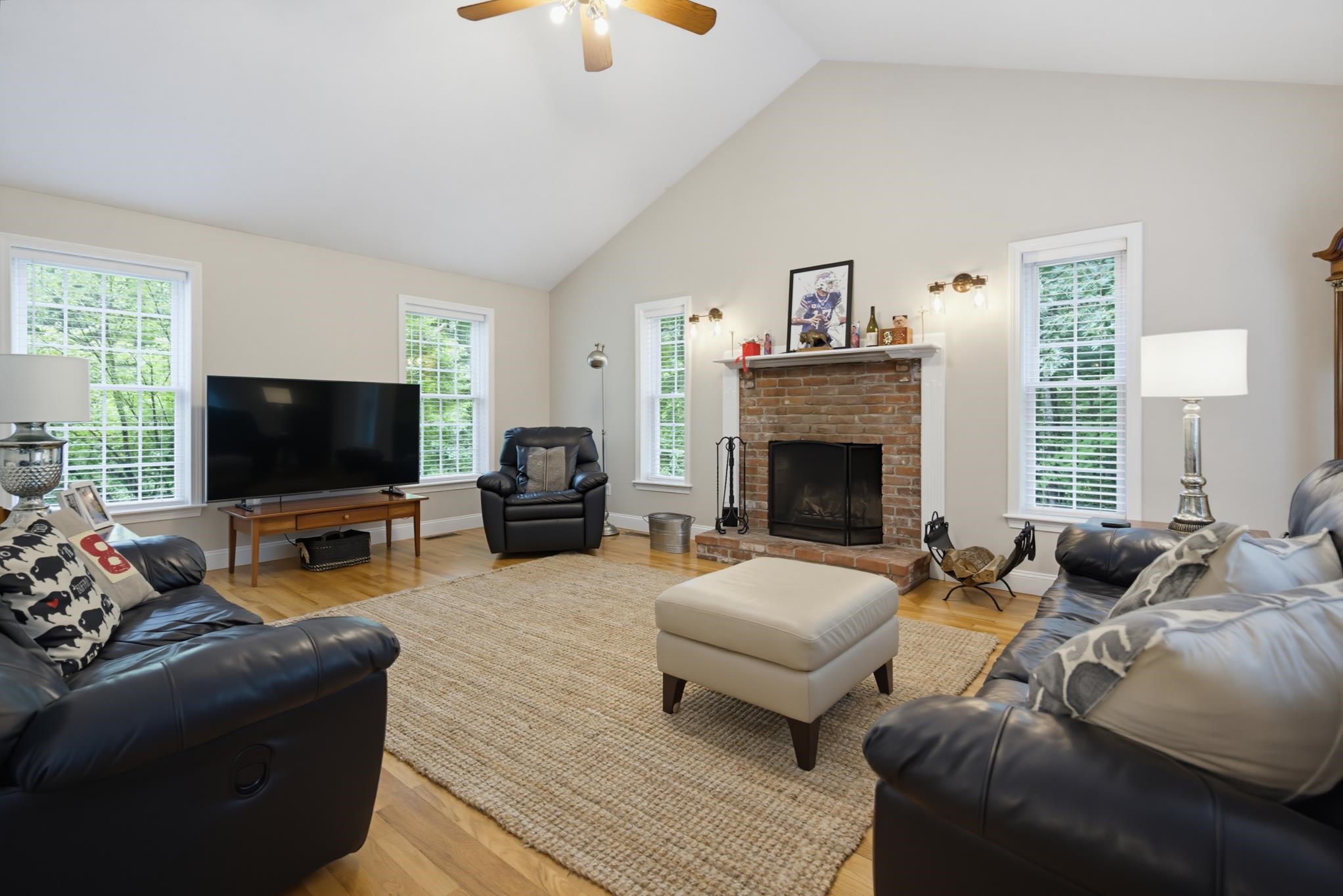 4 Hampshire Hills Drive Property Photo 12